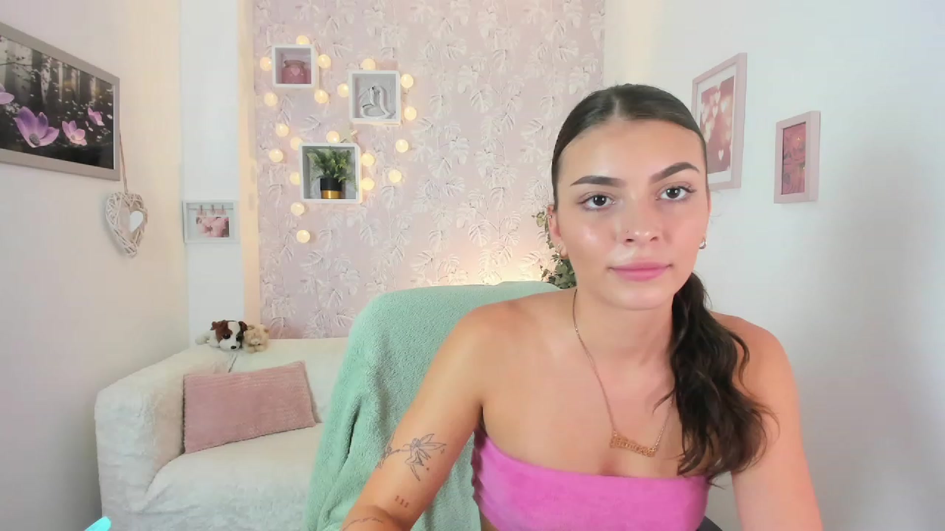 Gallery image thumbnail from Lana_Grey18's myfreecams stream on, 08/04/2023, 16:12 image 19 of 20