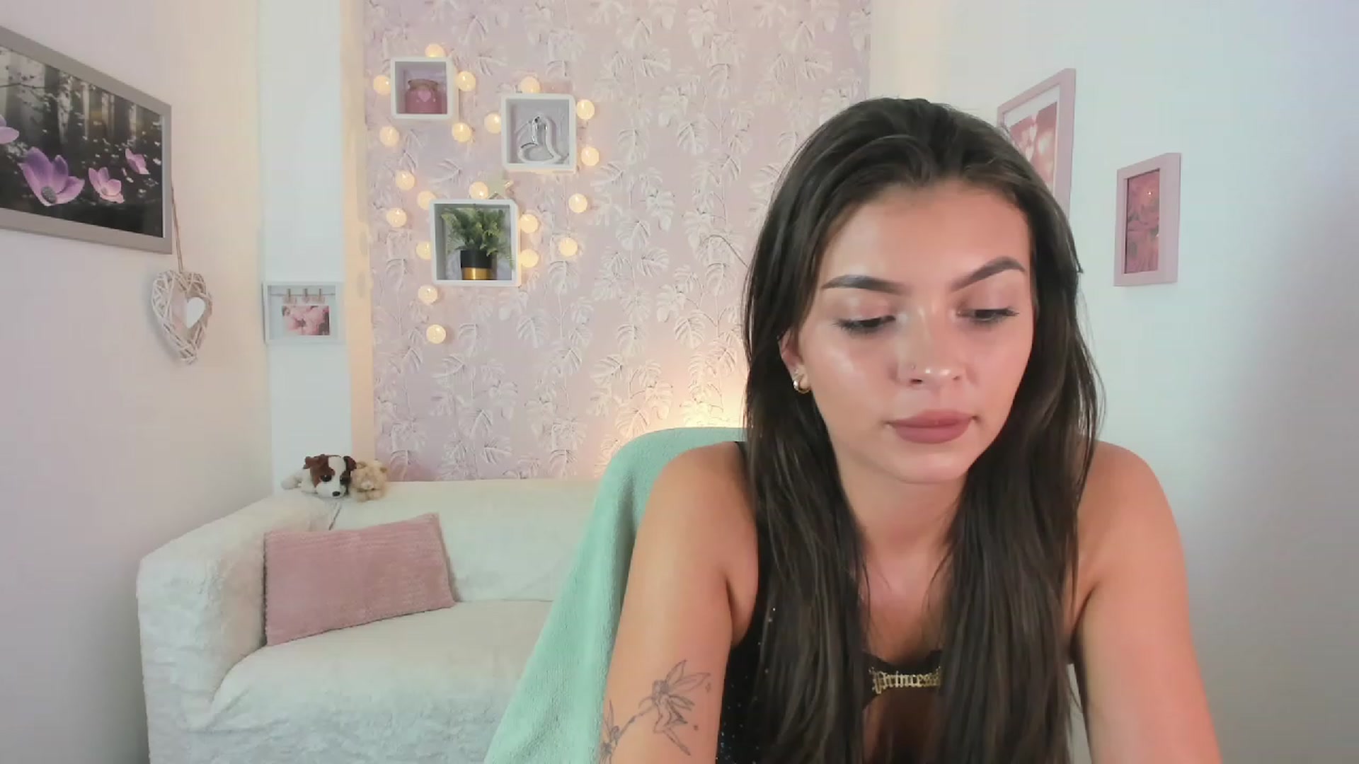 Gallery image thumbnail from Lana_Grey18's myfreecams stream on, 08/06/2023, 15:33 image 9 of 20