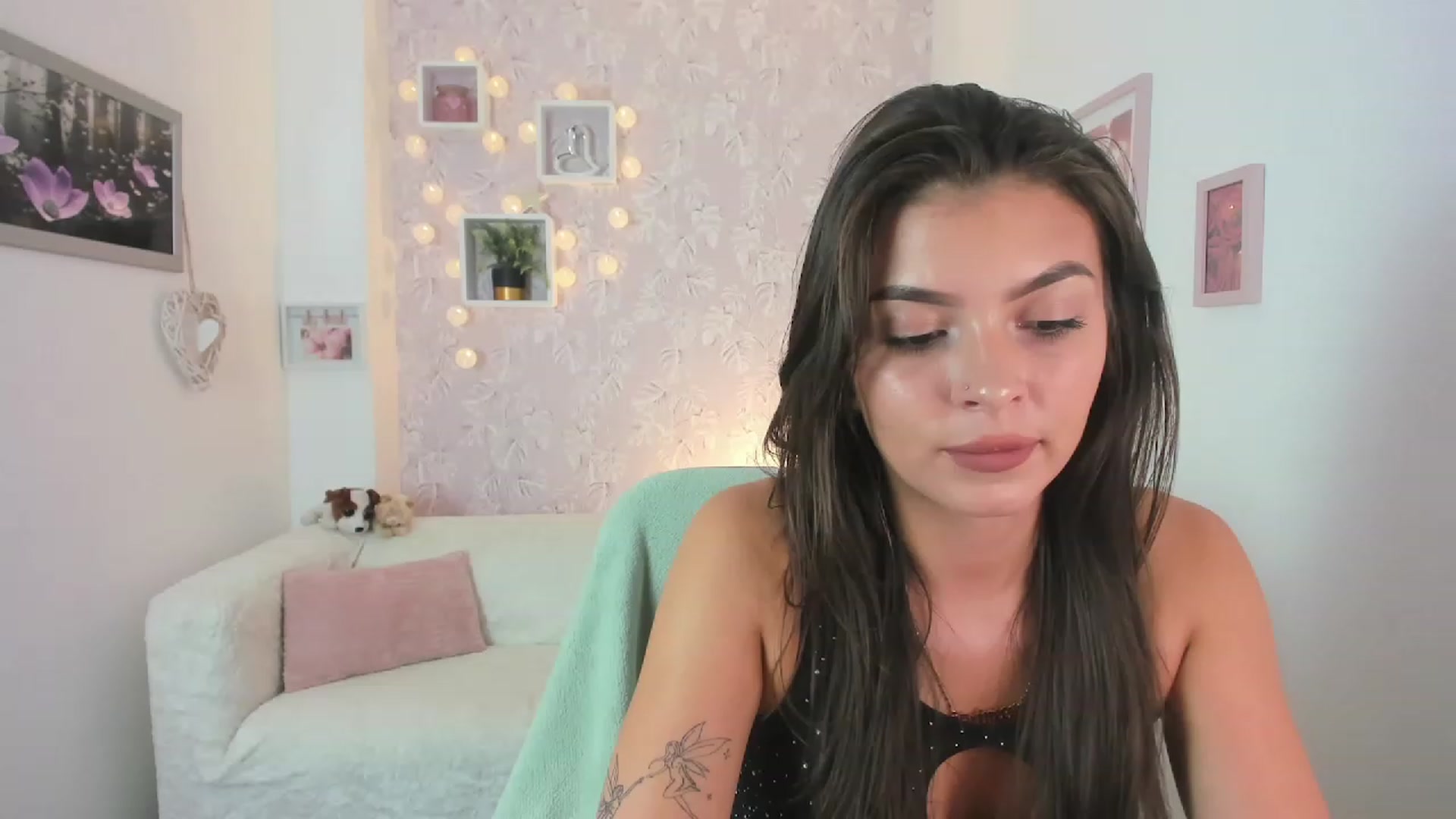 Gallery image thumbnail from Lana_Grey18's myfreecams stream on, 08/06/2023, 15:33 image 6 of 20