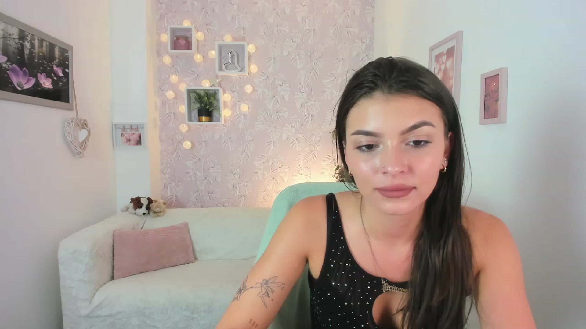 Gallery image thumbnail from Lana_Grey18's myfreecams stream on, 08/06/2023, 17:48 image 10 of 20