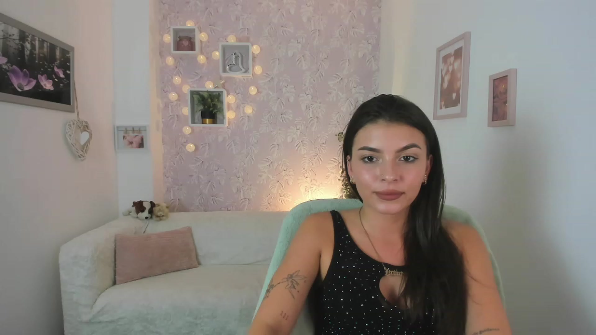 Gallery image thumbnail from Lana_Grey18's myfreecams stream on, 08/06/2023, 17:48 image 9 of 20