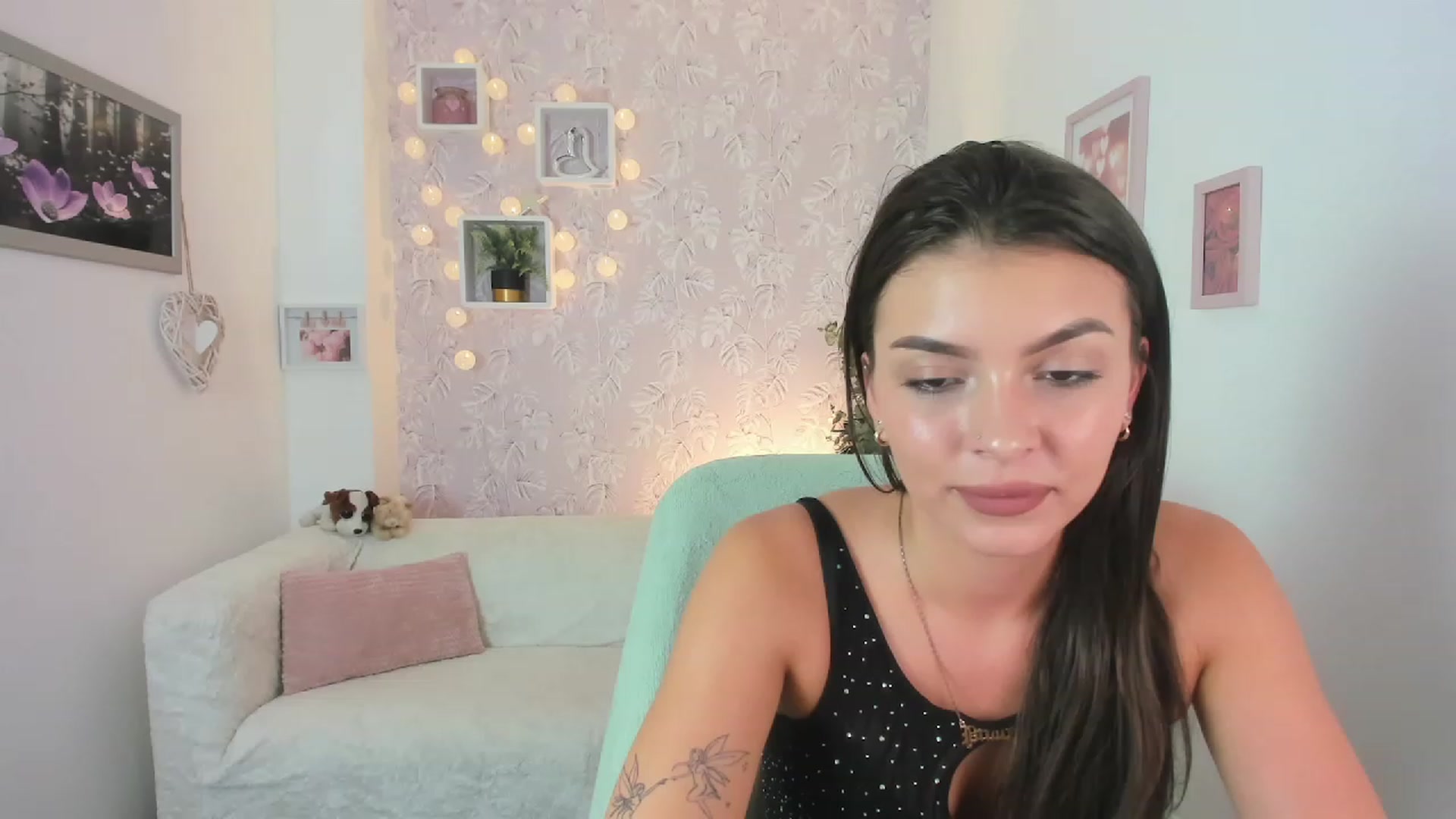 Gallery image thumbnail from Lana_Grey18's myfreecams stream on, 08/06/2023, 17:48 image 5 of 20