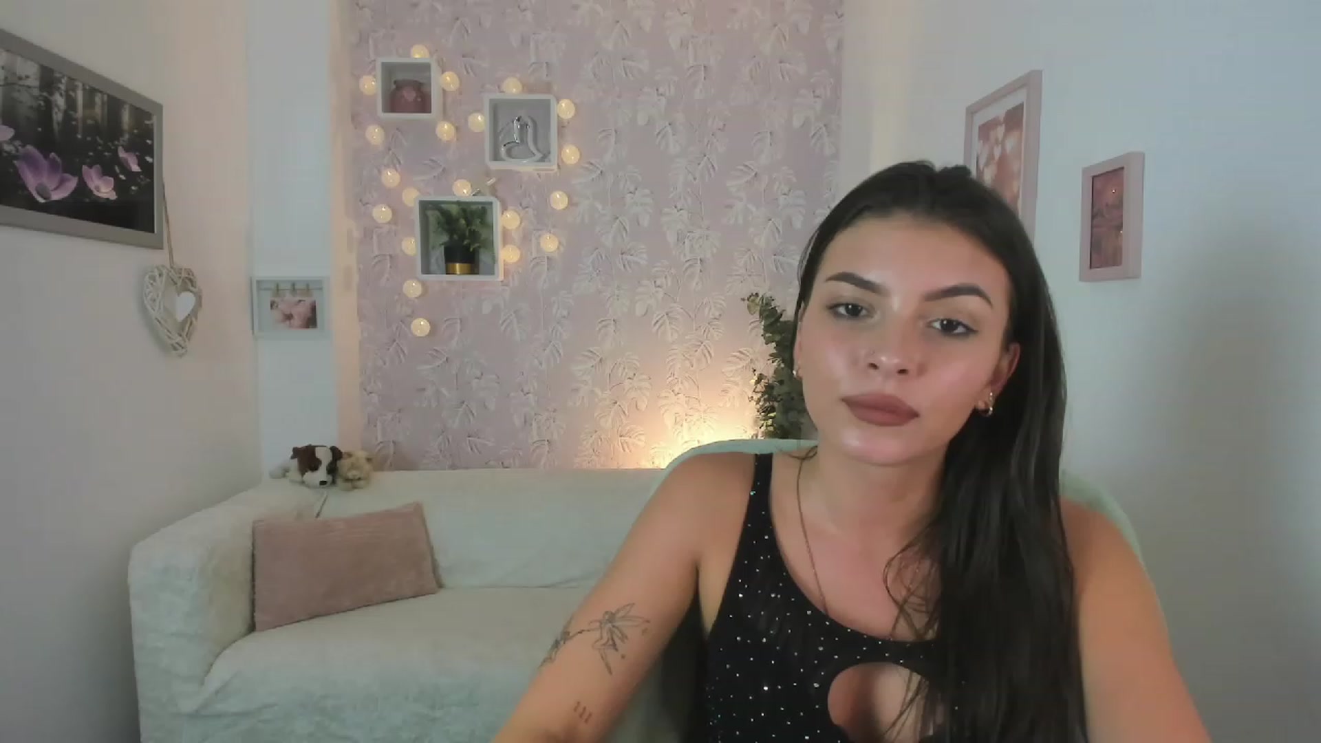 Gallery image thumbnail from Lana_Grey18's myfreecams stream on, 08/06/2023, 17:48 image 18 of 20