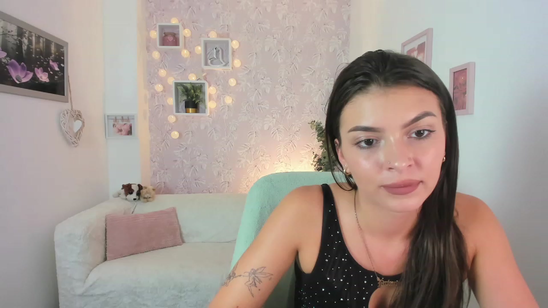 Gallery image thumbnail from Lana_Grey18's myfreecams stream on, 08/06/2023, 17:48 image 6 of 20