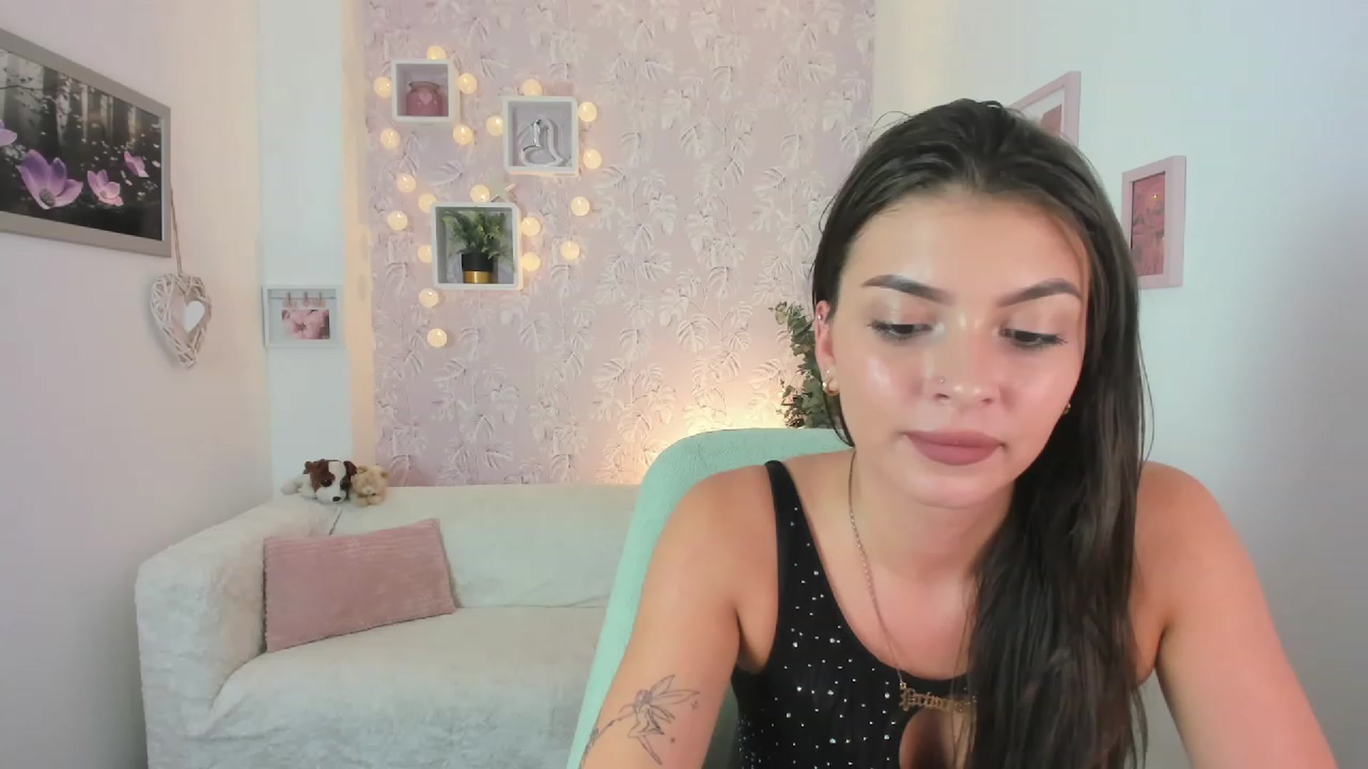 Gallery image thumbnail from Lana_Grey18's myfreecams stream on, 08/06/2023, 17:48 image 4 of 20