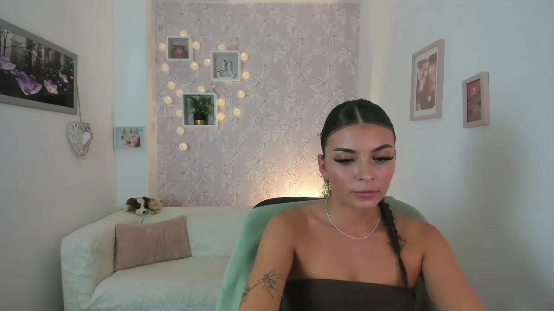 Gallery image thumbnail from Lana_Grey18's myfreecams stream on, 08/07/2023, 16:28 image 20 of 20
