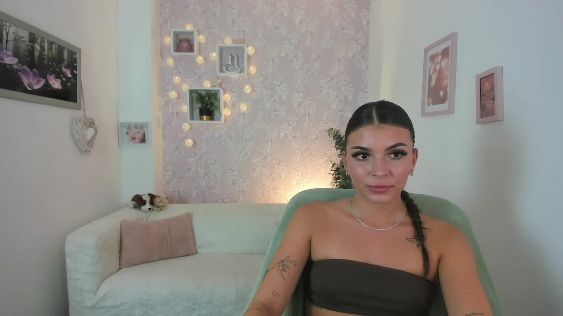 Gallery image thumbnail from Lana_Grey18's myfreecams stream on, 08/07/2023, 16:28 image 8 of 20