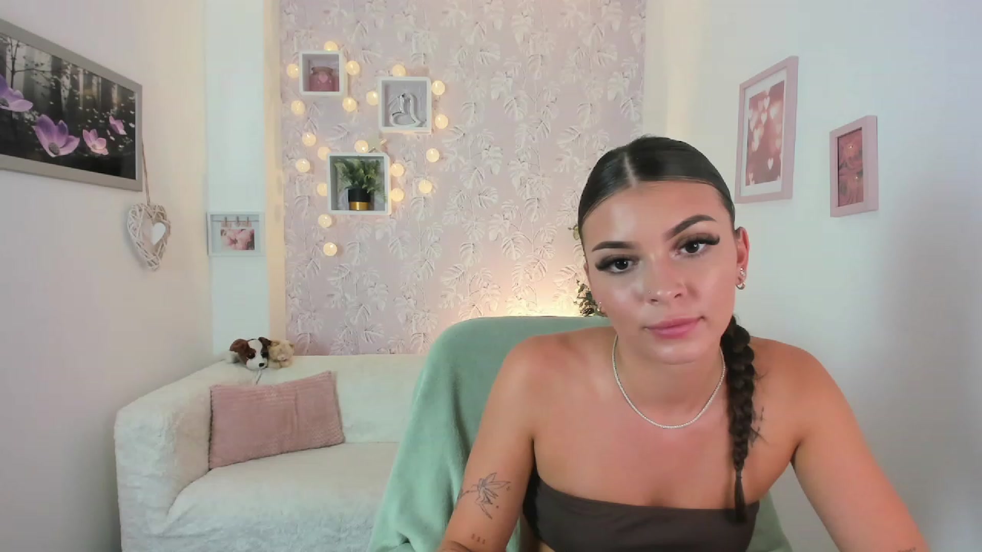 Gallery image thumbnail from Lana_Grey18's myfreecams stream on, 08/07/2023, 16:28 image 12 of 20