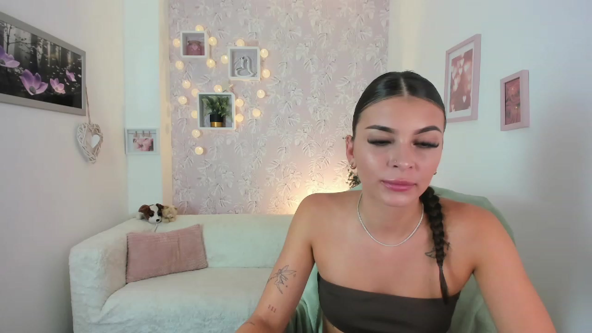 Gallery image thumbnail from Lana_Grey18's myfreecams stream on, 08/07/2023, 16:28 image 3 of 20