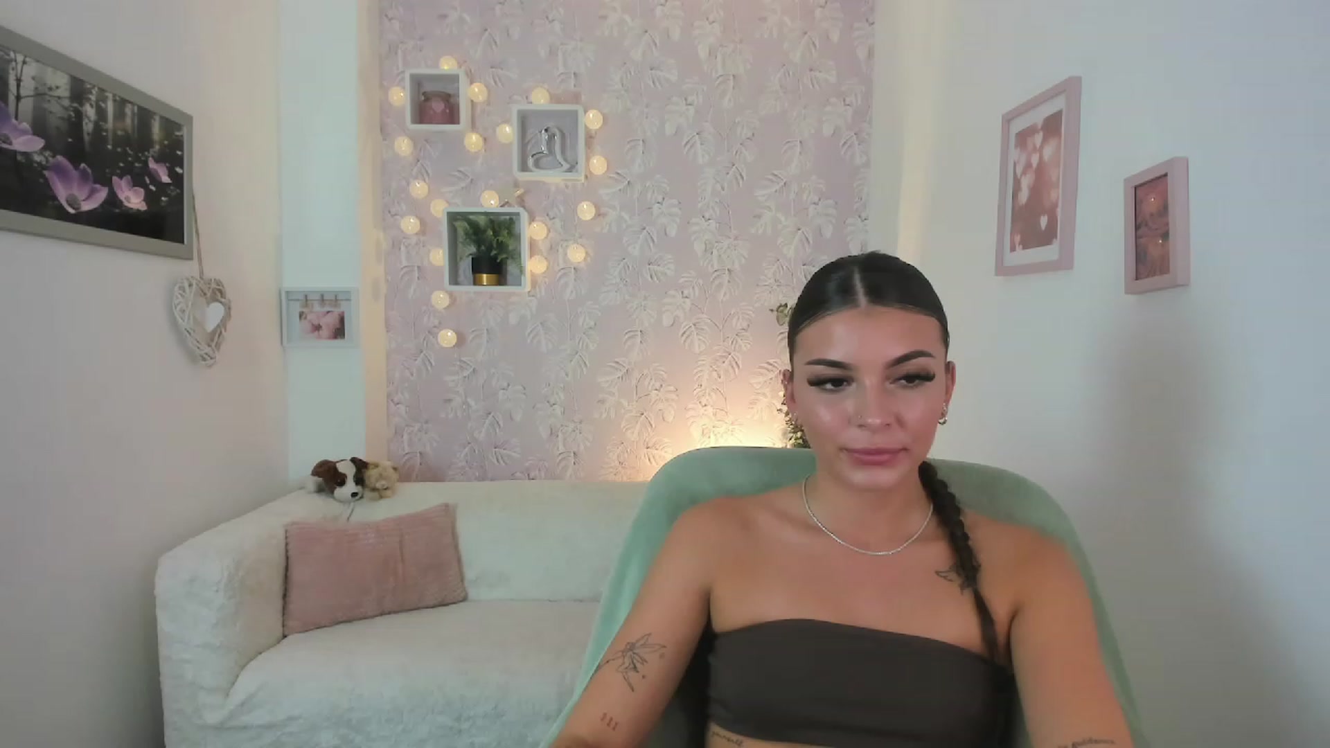Gallery image thumbnail from Lana_Grey18's myfreecams stream on, 08/07/2023, 16:28 image 7 of 20