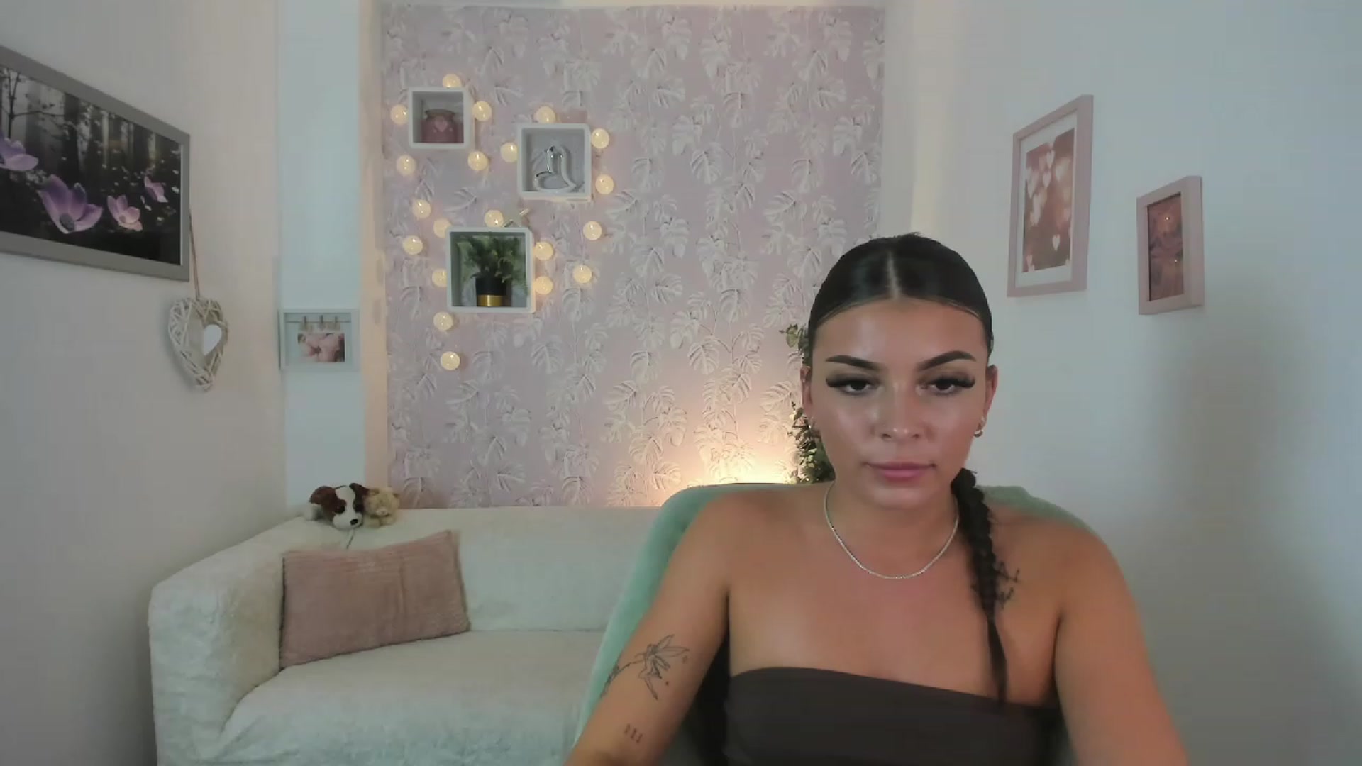 Gallery image thumbnail from Lana_Grey18's myfreecams stream on, 08/07/2023, 16:28 image 19 of 20