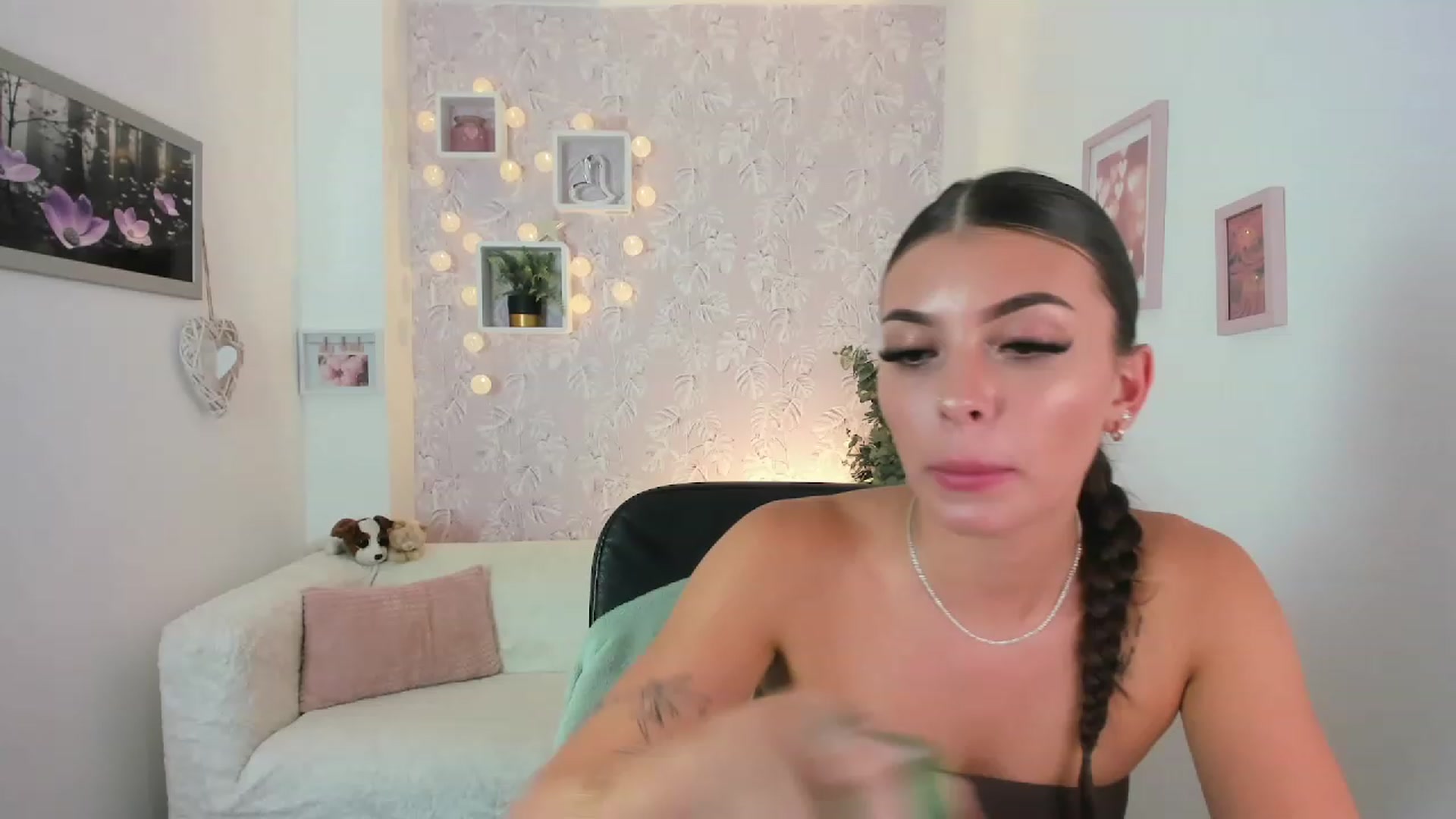 Gallery image thumbnail from Lana_Grey18's myfreecams stream on, 08/07/2023, 17:39 image 2 of 20