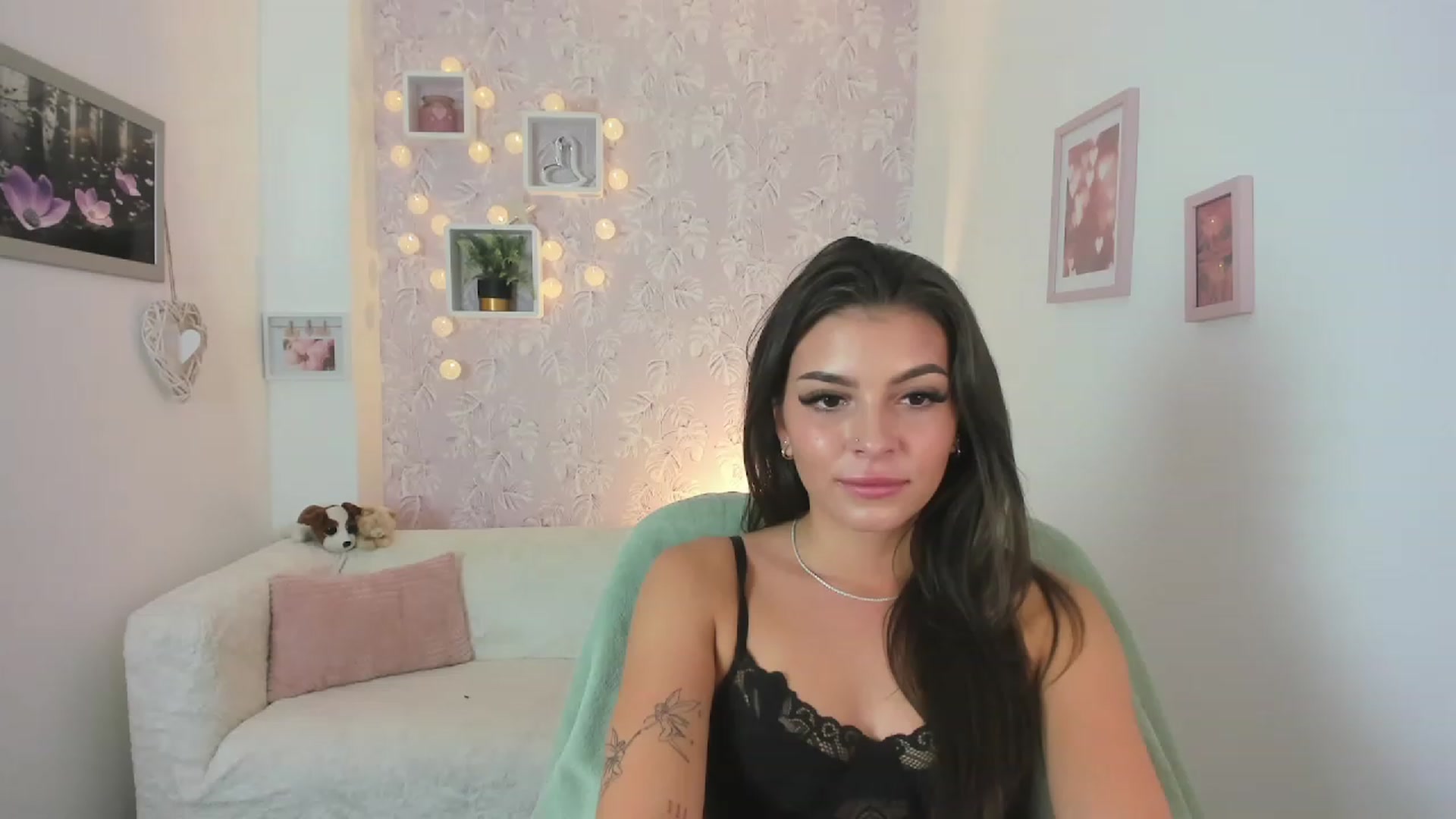 Gallery image thumbnail from Lana_Grey18's myfreecams stream on, 08/08/2023, 15:10 image 15 of 20