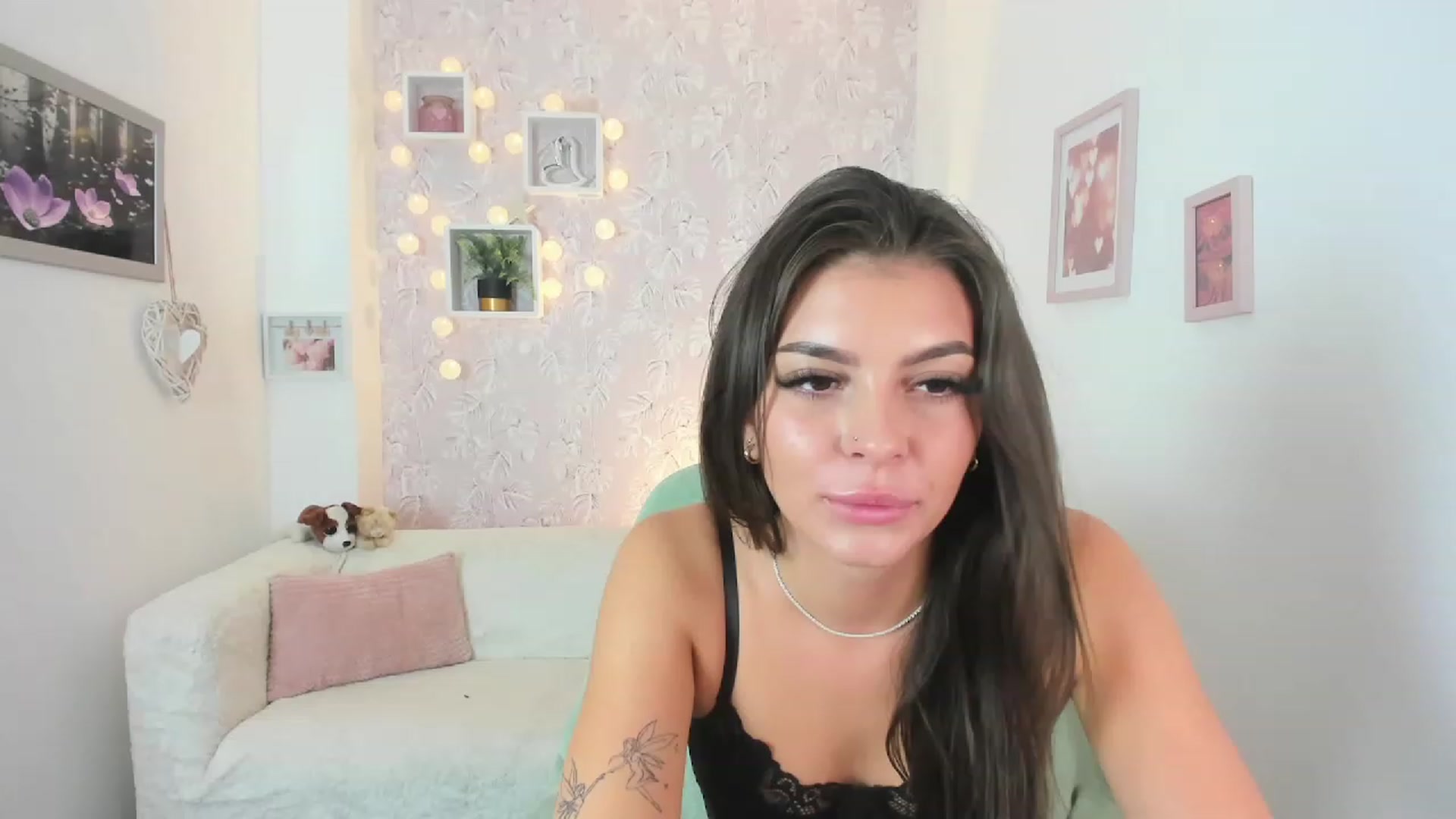 Gallery image thumbnail from Lana_Grey18's myfreecams stream on, 08/08/2023, 15:10 image 18 of 20