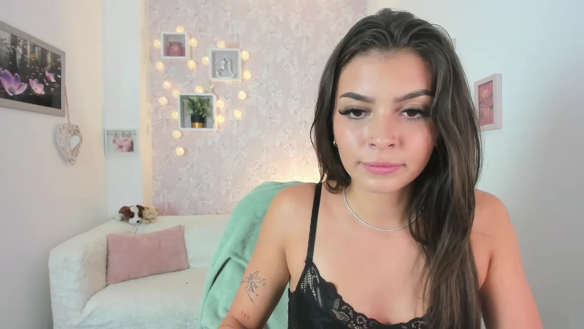 Gallery image thumbnail from Lana_Grey18's myfreecams stream on, 08/08/2023, 17:19 image 17 of 20