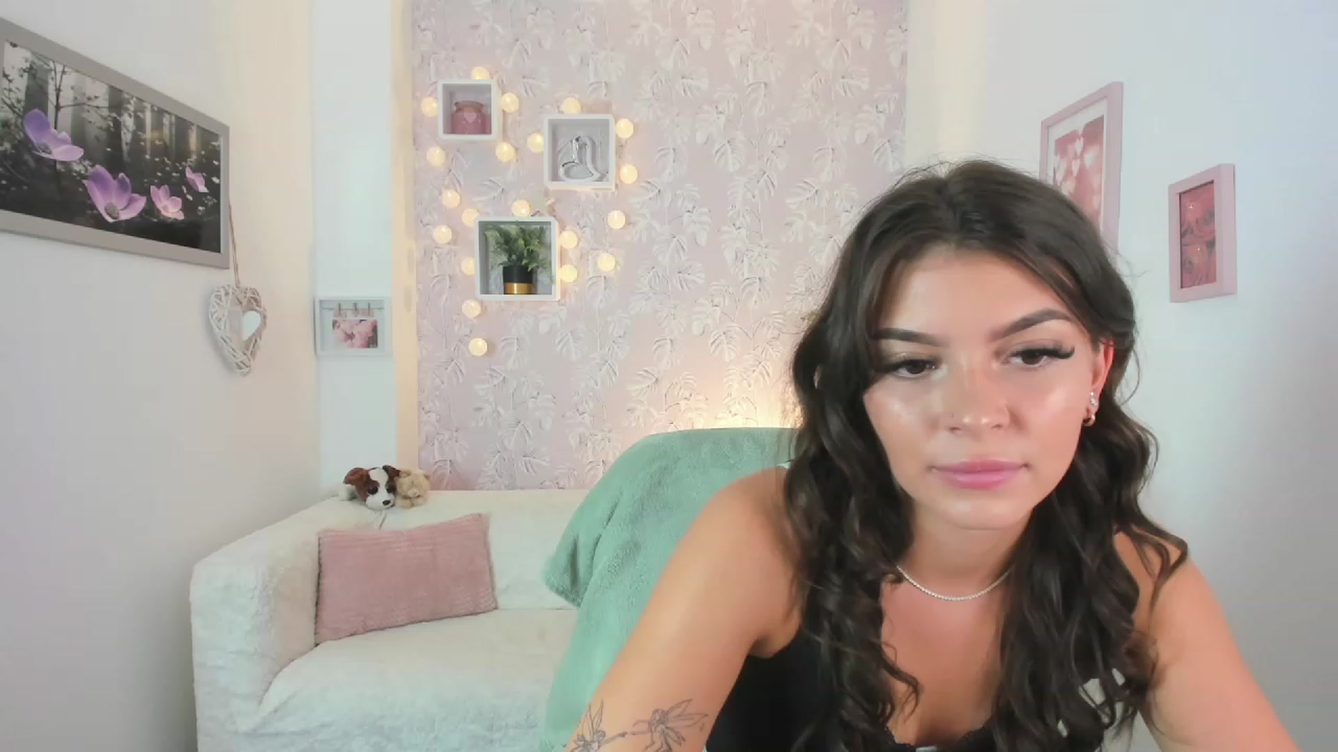 Gallery image thumbnail from Lana_Grey18's myfreecams stream on, 08/09/2023, 14:05 image 9 of 20