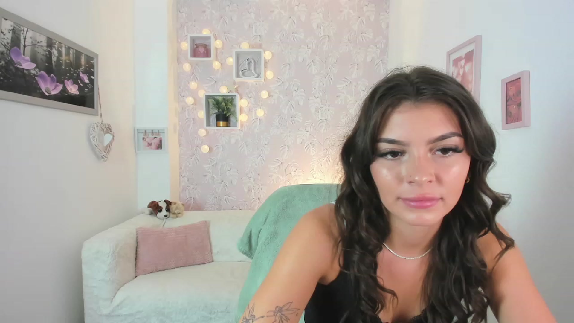 Gallery image thumbnail from Lana_Grey18's myfreecams stream on, 08/09/2023, 14:05 image 10 of 20