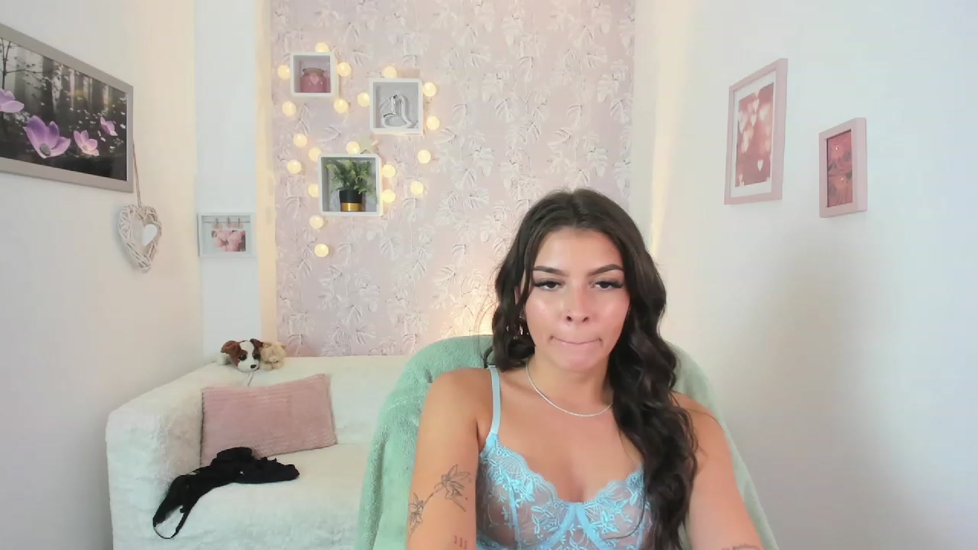 Gallery image thumbnail from Lana_Grey18's myfreecams stream on, 08/09/2023, 17:39 image 11 of 20