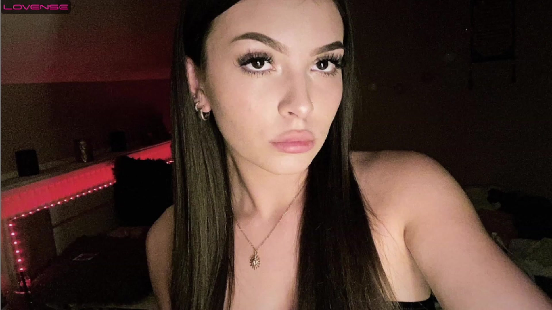 Gallery image thumbnail from Lana_Grey18's myfreecams stream on, 08/10/2023, 15:49 image 8 of 20