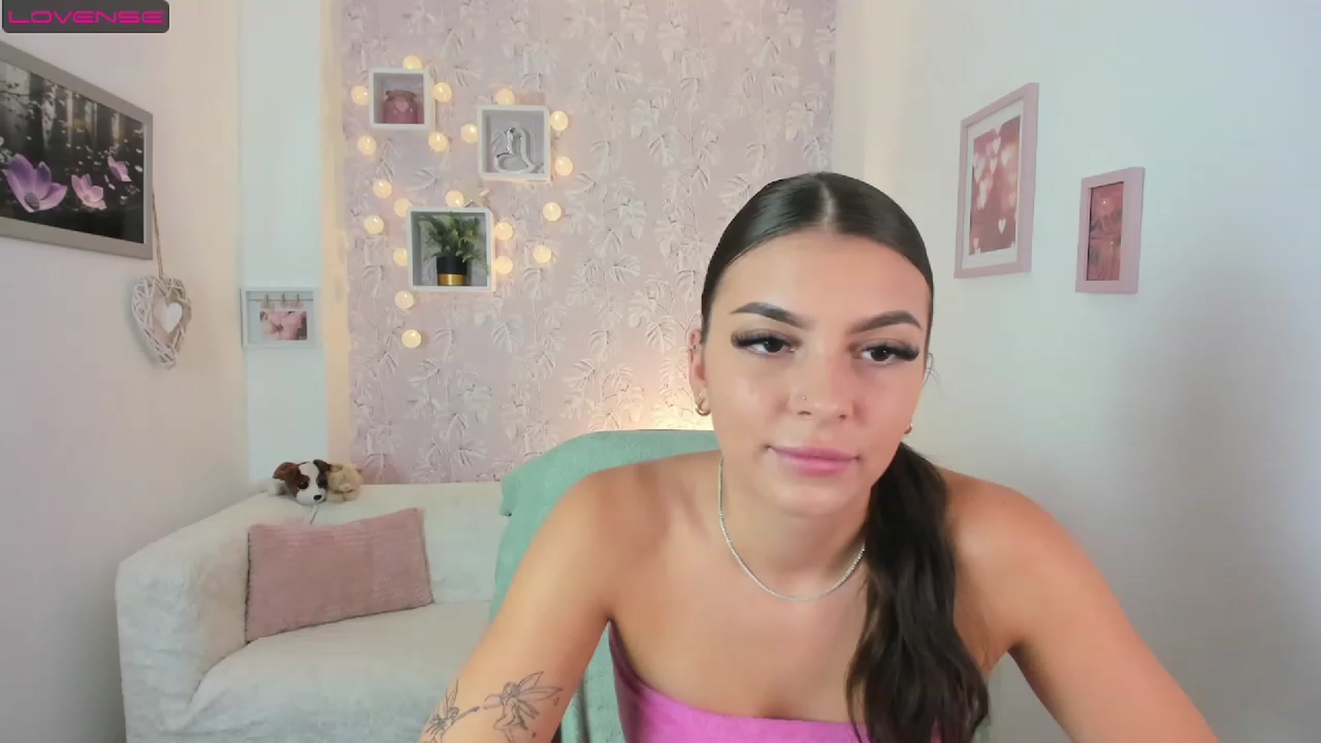 Gallery image thumbnail from Lana_Grey18's myfreecams stream on, 08/10/2023, 15:49 image 6 of 20