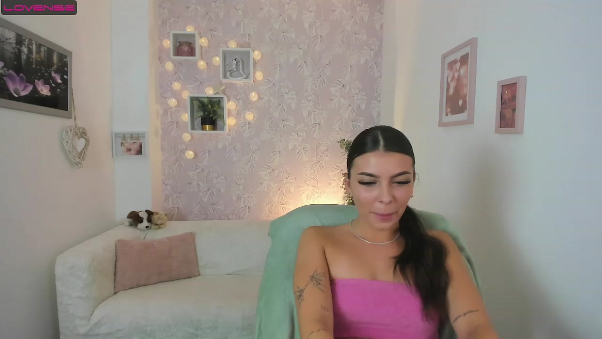 Gallery image thumbnail from Lana_Grey18's myfreecams stream on, 08/10/2023, 15:49 image 12 of 20