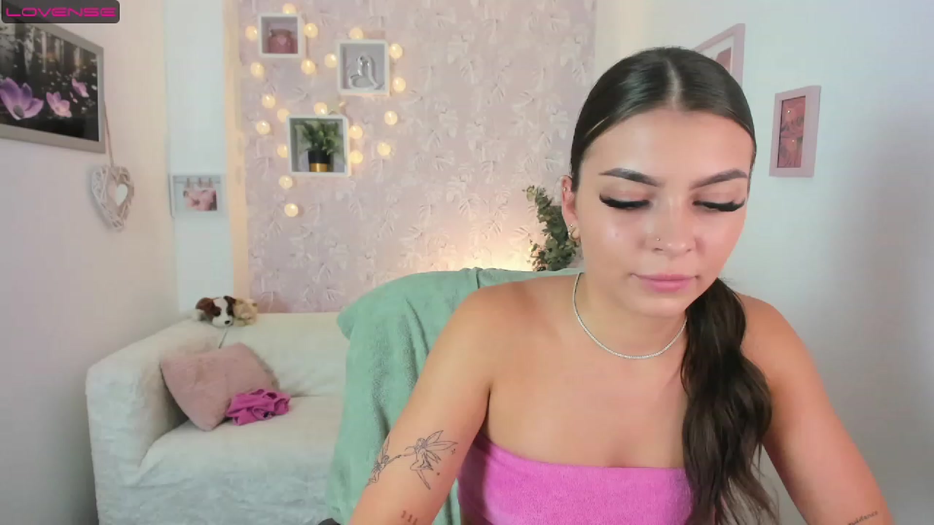 Gallery image thumbnail from Lana_Grey18's myfreecams stream on, 08/10/2023, 17:45 image 14 of 20