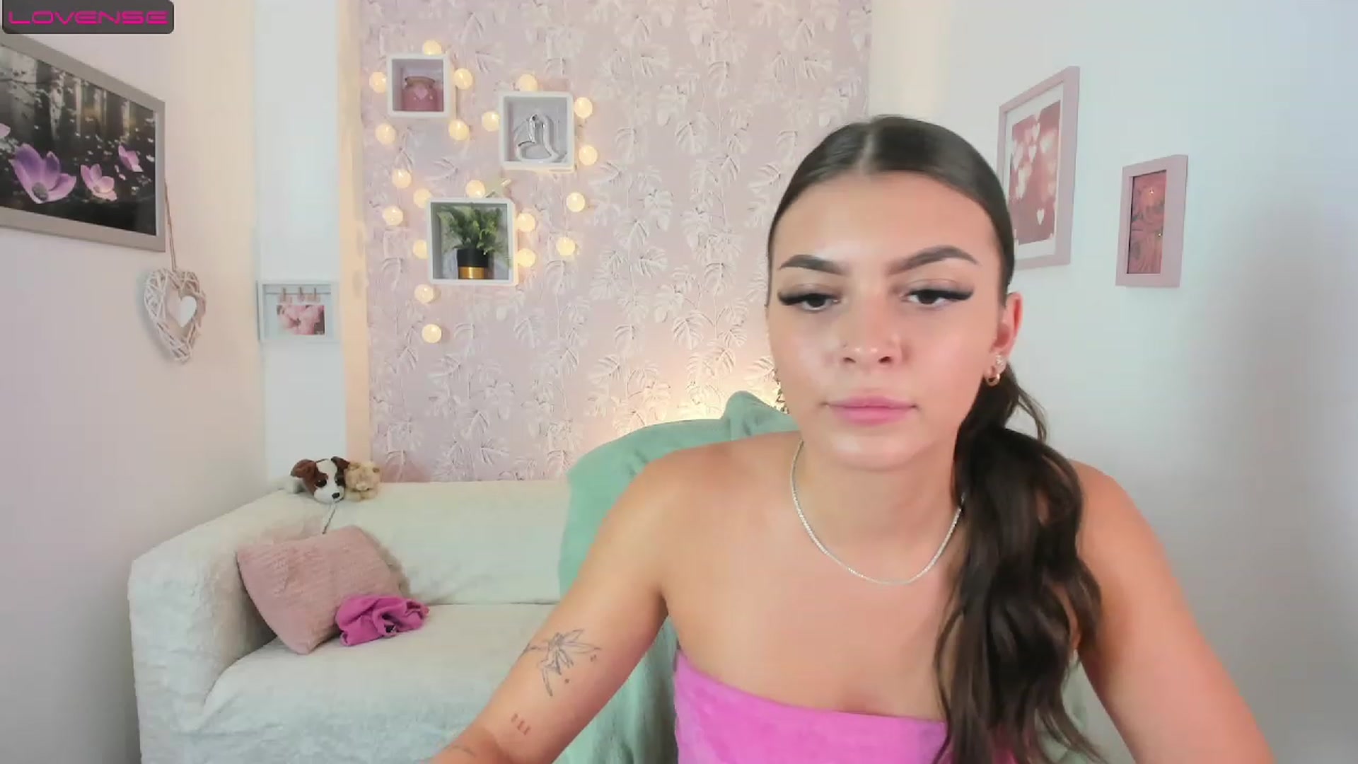 Gallery image thumbnail from Lana_Grey18's myfreecams stream on, 08/10/2023, 18:14 image 17 of 20