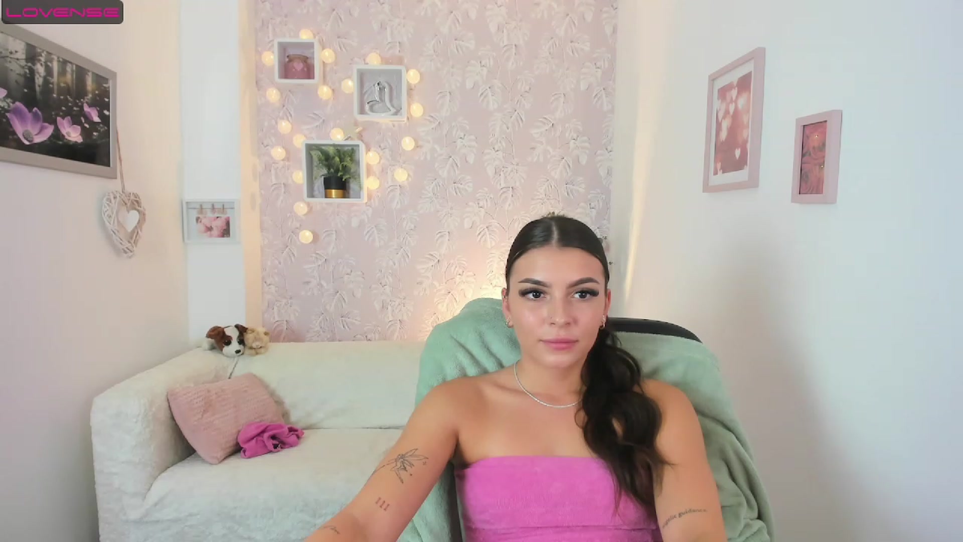 Gallery image thumbnail from Lana_Grey18's myfreecams stream on, 08/10/2023, 18:26 image 13 of 20