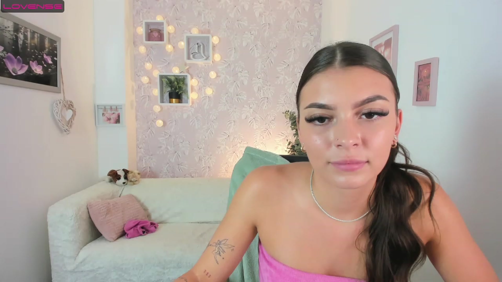 Gallery image thumbnail from Lana_Grey18's myfreecams stream on, 08/10/2023, 18:26 image 18 of 20
