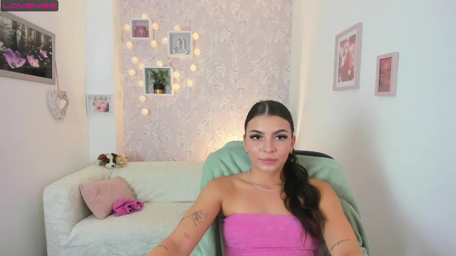 Gallery image thumbnail from Lana_Grey18's myfreecams stream on, 08/10/2023, 18:26 image 11 of 20