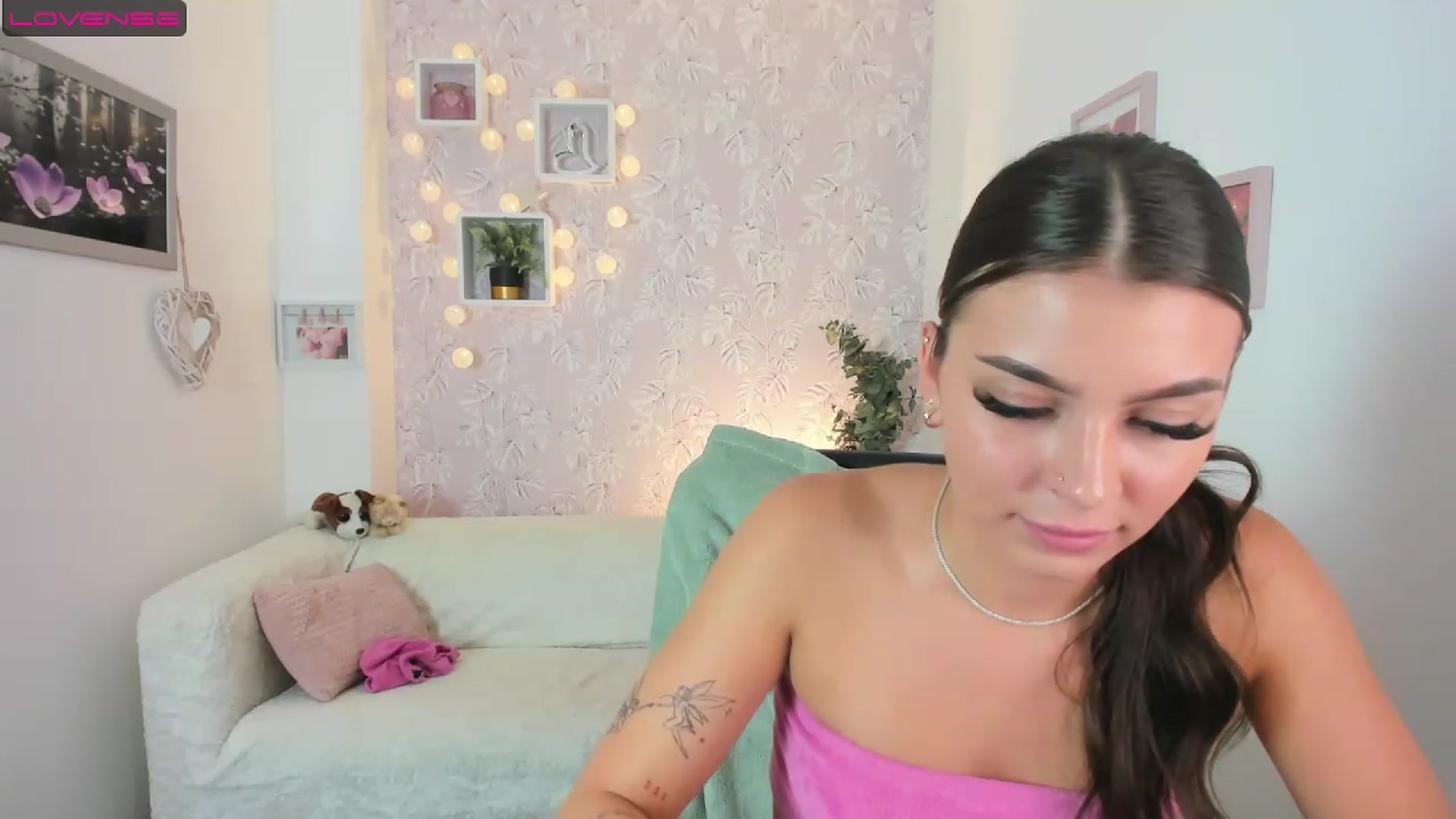 Gallery image thumbnail from Lana_Grey18's myfreecams stream on, 08/10/2023, 18:26 image 16 of 20