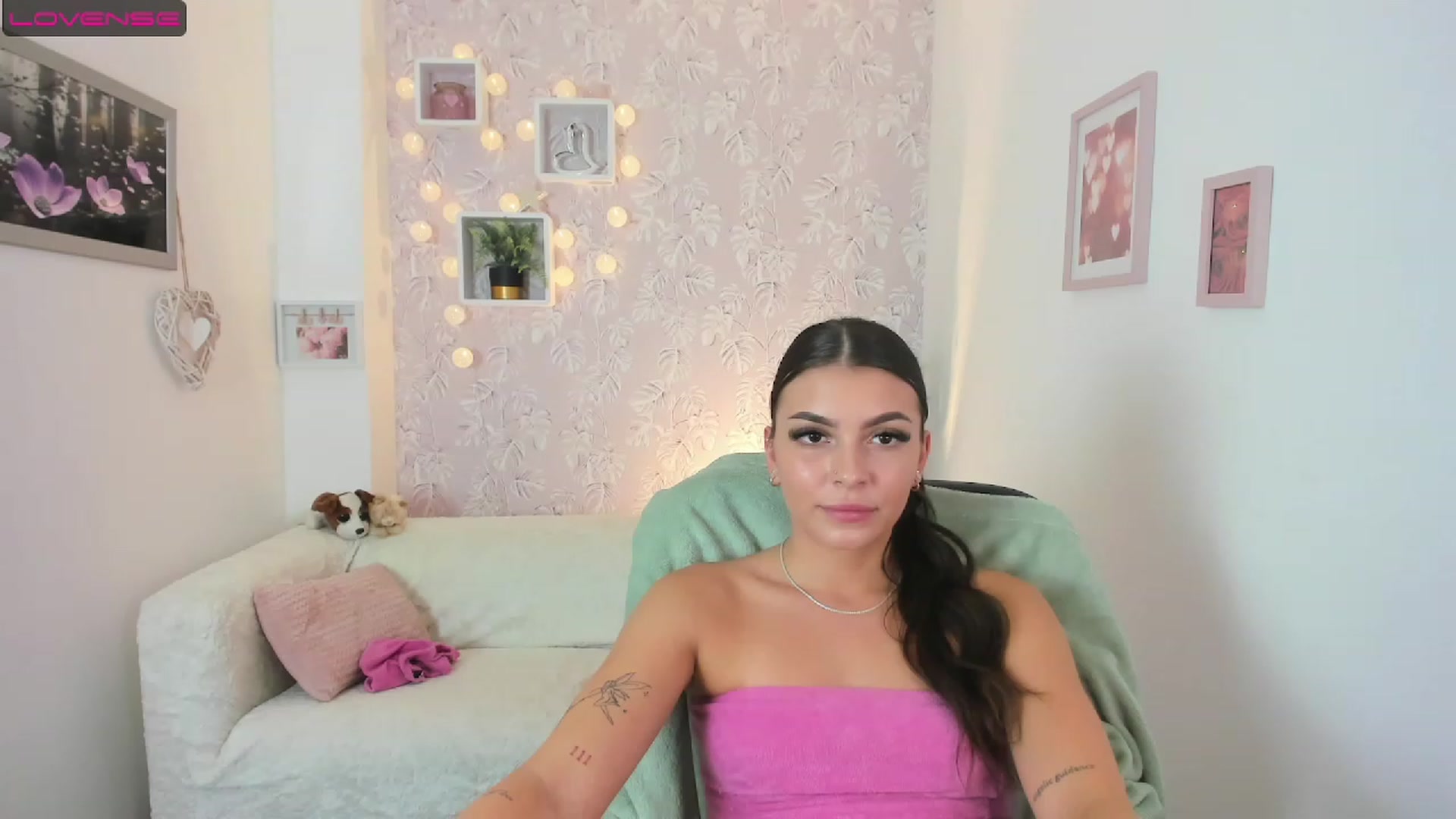 Gallery image thumbnail from Lana_Grey18's myfreecams stream on, 08/10/2023, 18:26 image 10 of 20