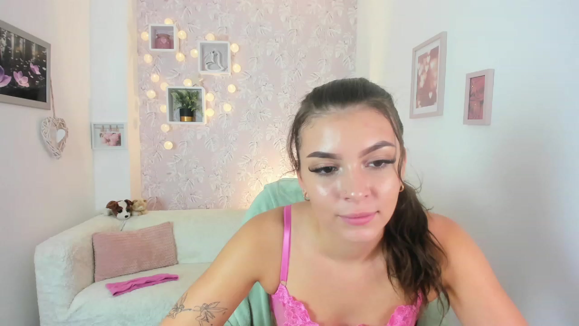 Gallery image thumbnail from Lana_Grey18's myfreecams stream on, 08/24/2023, 16:46 image 12 of 20