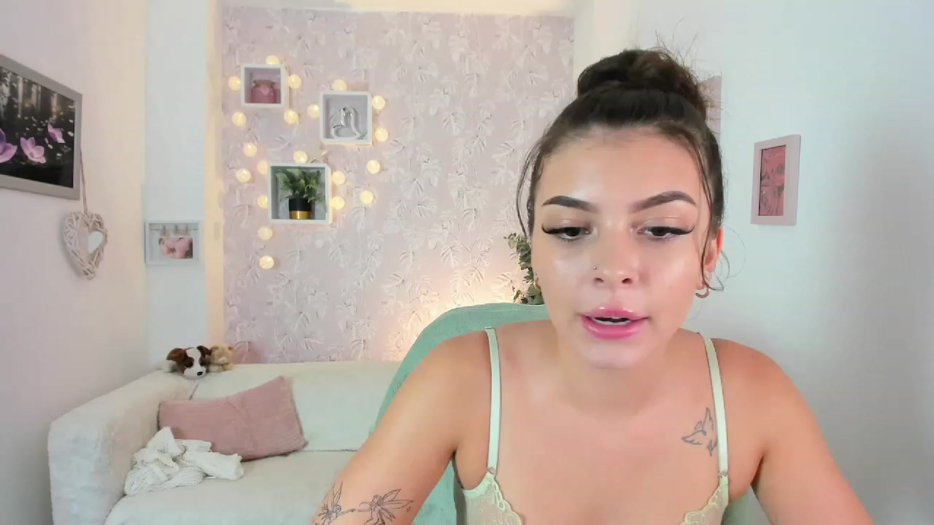 Gallery image thumbnail from Lana_Grey18's myfreecams stream on, 08/25/2023, 16:36 image 19 of 20