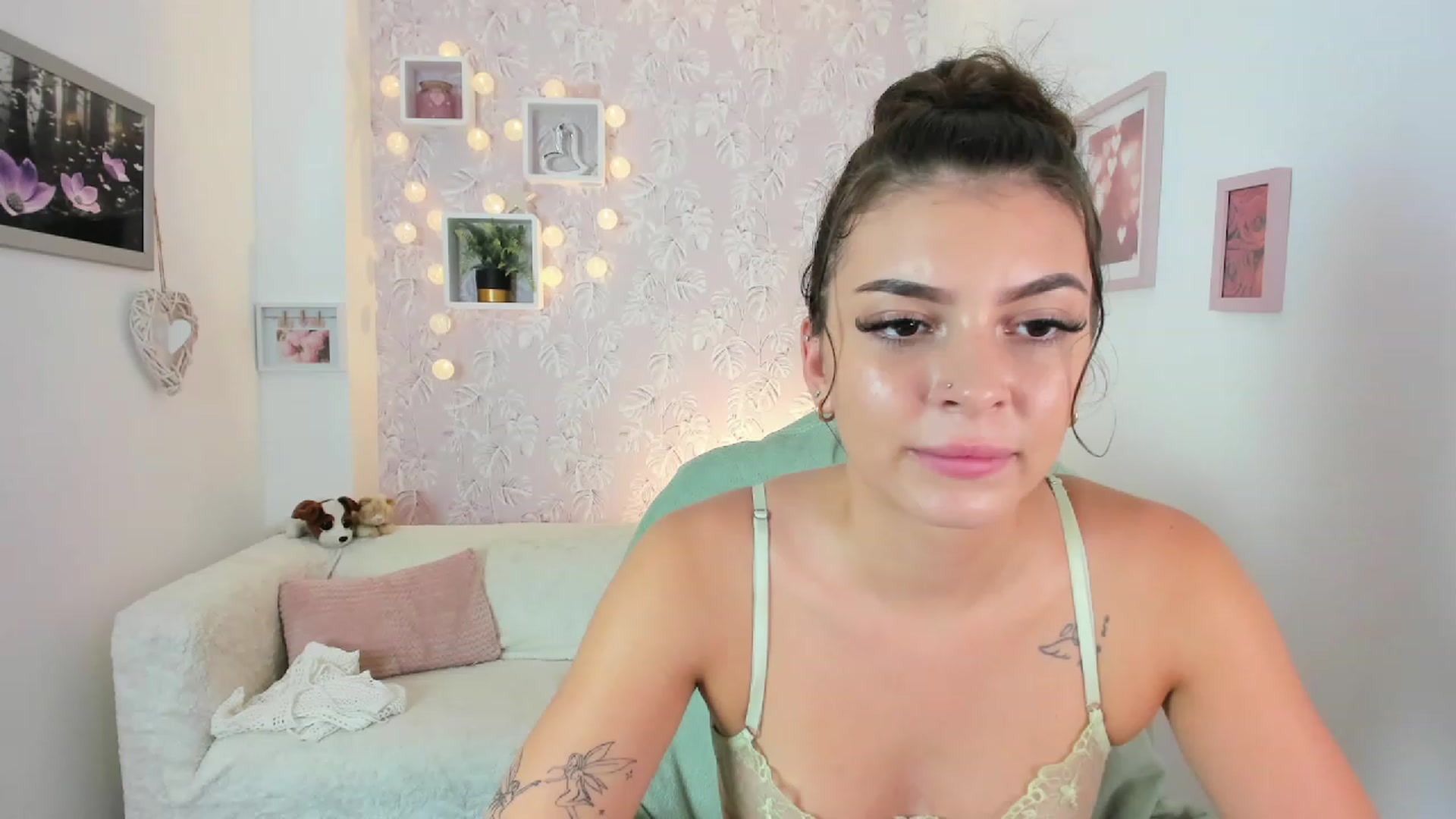 Gallery image thumbnail from Lana_Grey18's myfreecams stream on, 08/25/2023, 18:17 image 10 of 20