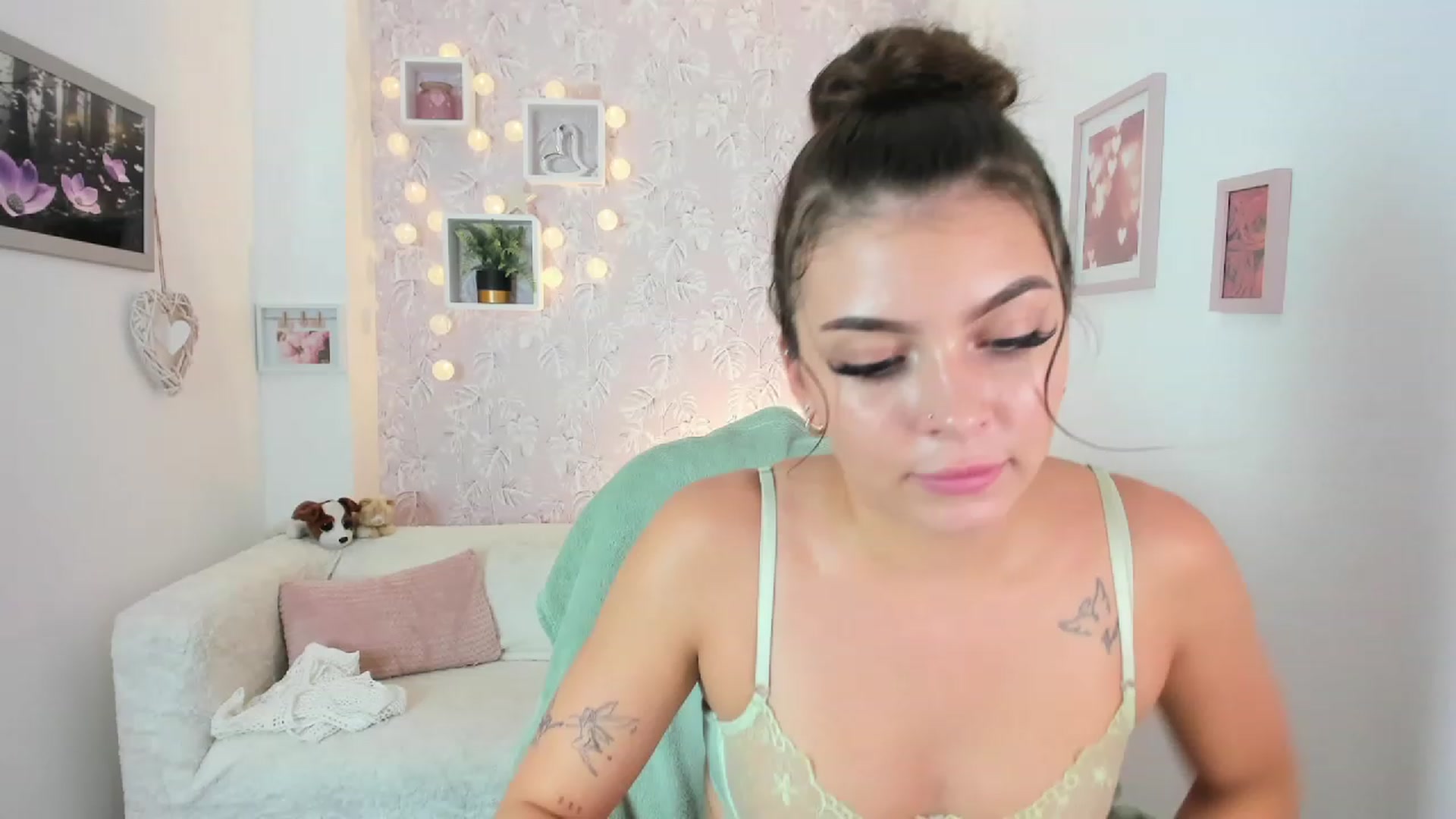 Gallery image thumbnail from Lana_Grey18's myfreecams stream on, 08/25/2023, 18:17 image 19 of 20