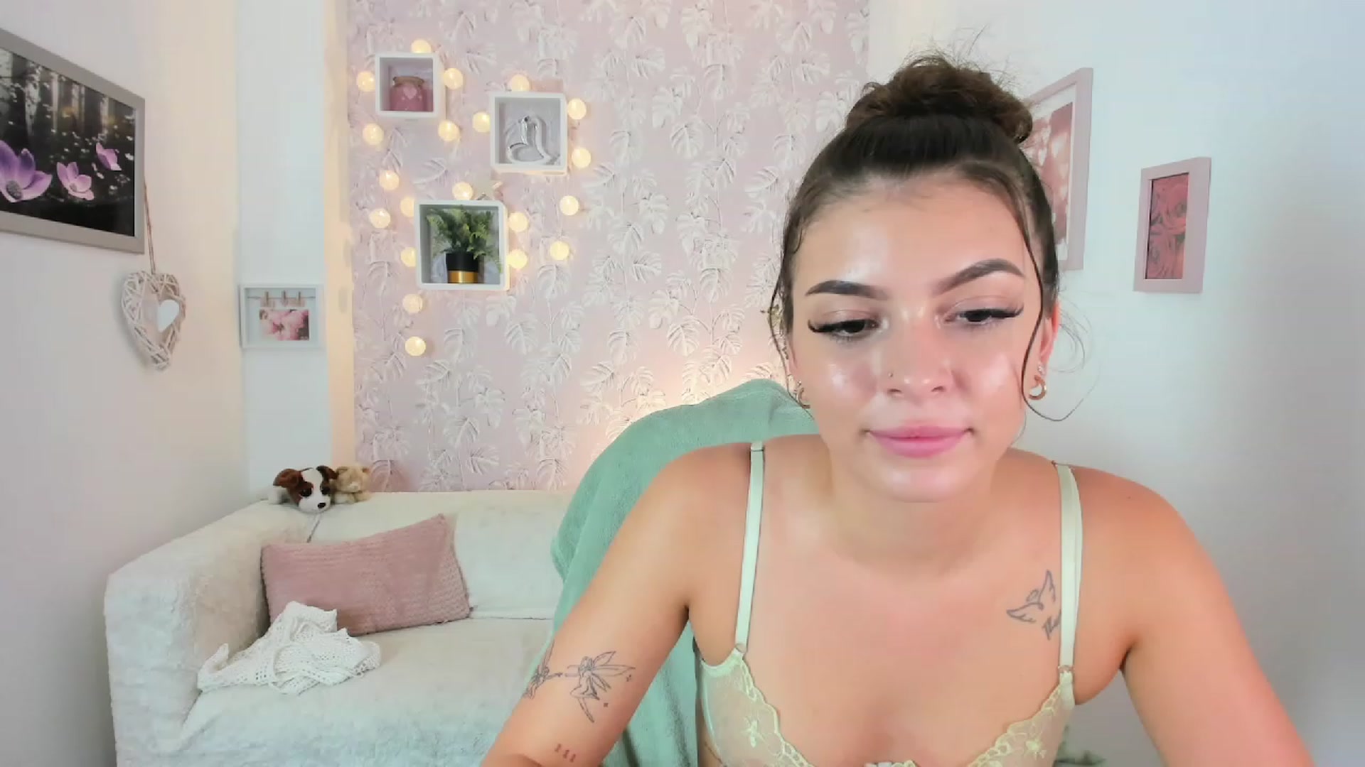 Gallery image thumbnail from Lana_Grey18's myfreecams stream on, 08/25/2023, 18:17 image 20 of 20