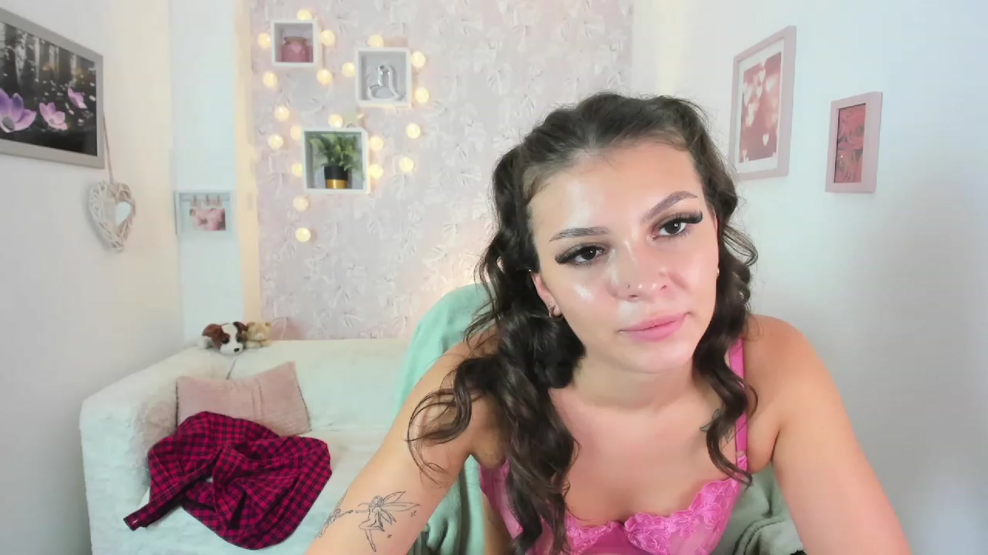 Gallery image thumbnail from Lana_Grey18's myfreecams stream on, 08/30/2023, 18:39 image 9 of 20
