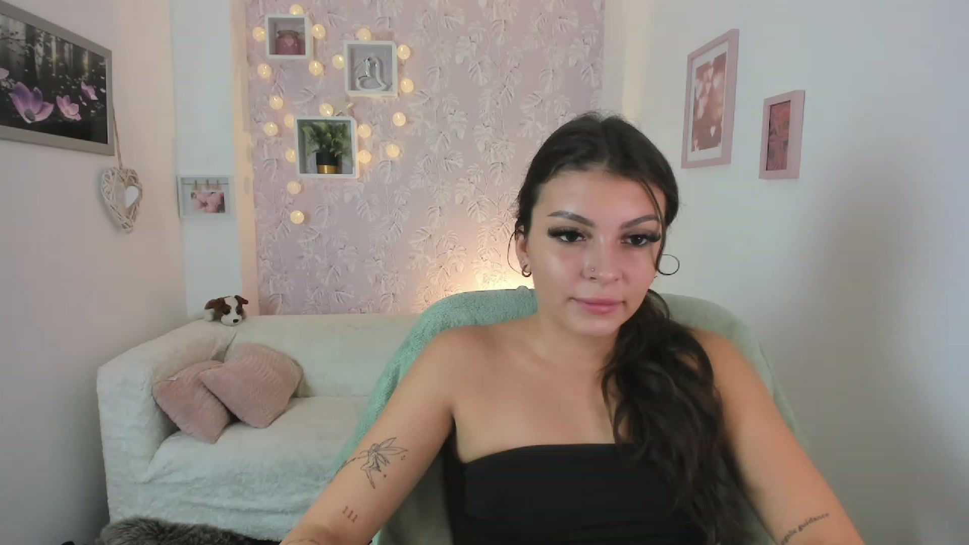 Gallery image thumbnail from Lana_Grey18's myfreecams stream on, 09/01/2023, 08:07 image 15 of 20