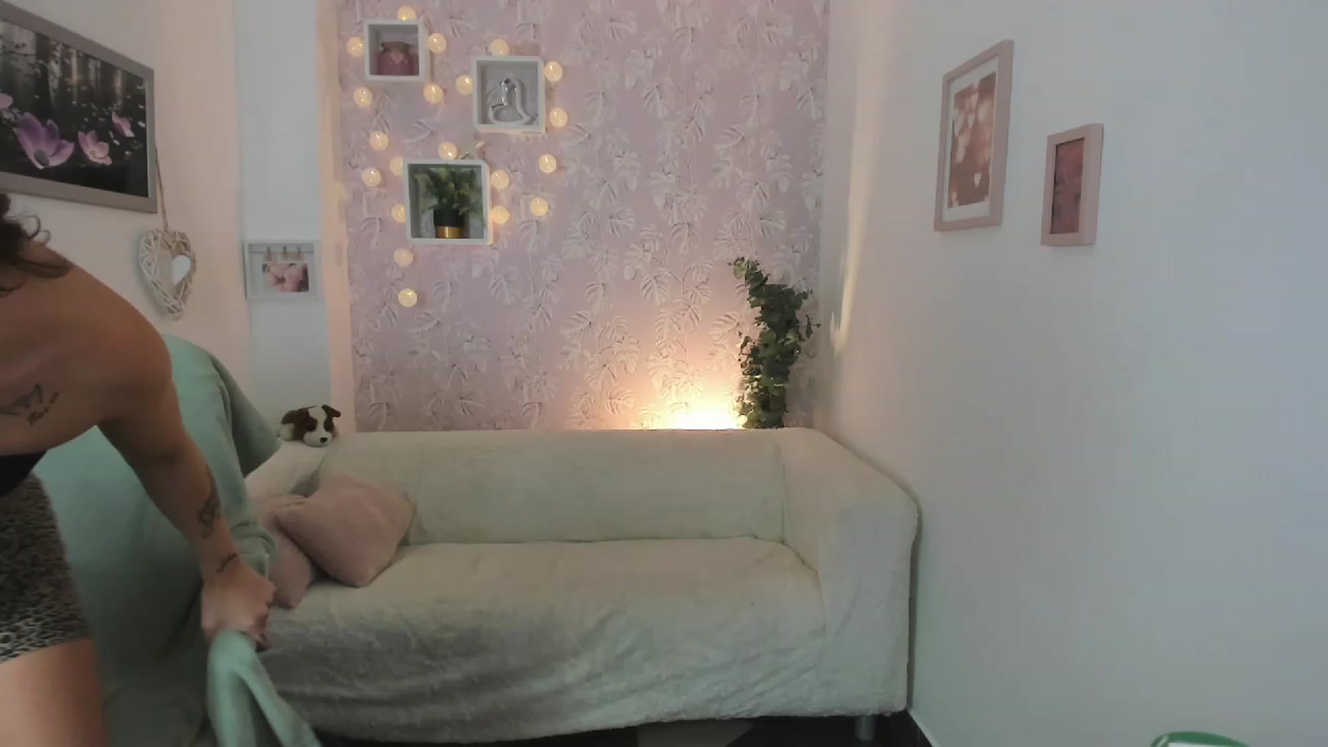 Gallery image thumbnail from Lana_Grey18's myfreecams stream on, 09/01/2023, 08:07 image 13 of 20
