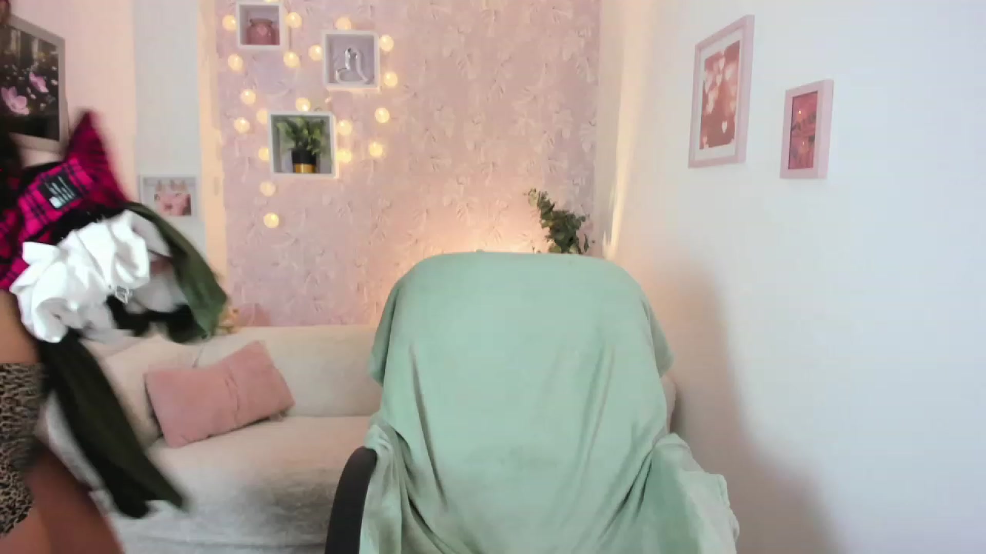 Gallery image thumbnail from Lana_Grey18's myfreecams stream on, 09/01/2023, 08:07 image 3 of 20