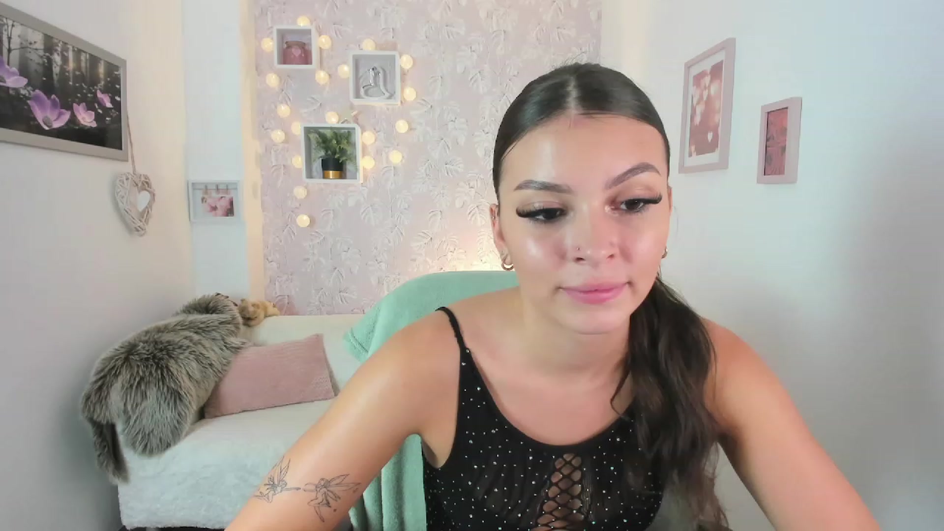 Gallery image thumbnail from Lana_Grey18's myfreecams stream on, 09/04/2023, 14:25 image 5 of 20