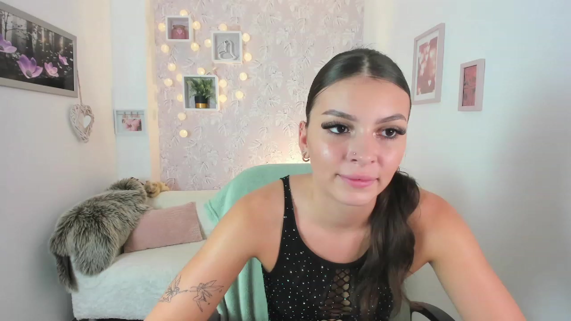 Gallery image thumbnail from Lana_Grey18's myfreecams stream on, 09/04/2023, 14:25 image 19 of 20