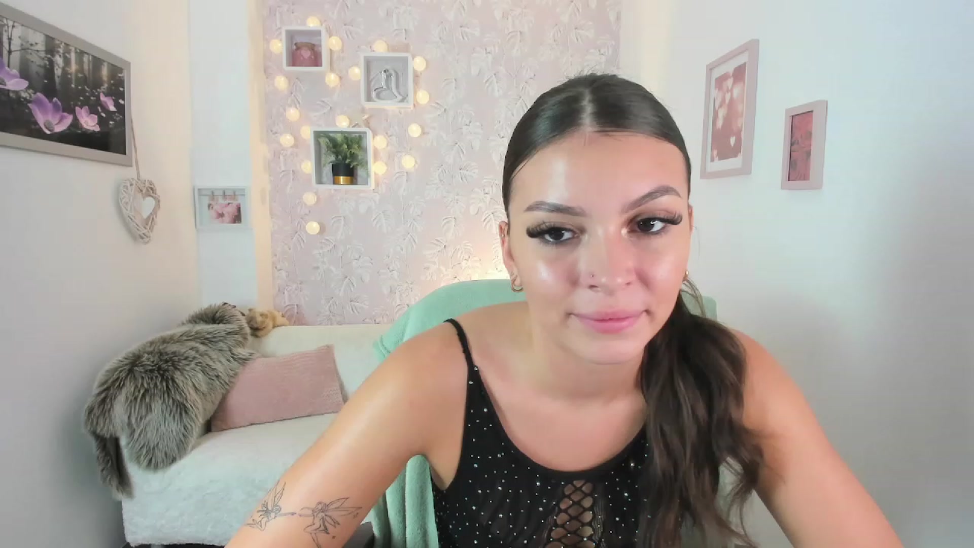Gallery image thumbnail from Lana_Grey18's myfreecams stream on, 09/04/2023, 14:25 image 7 of 20