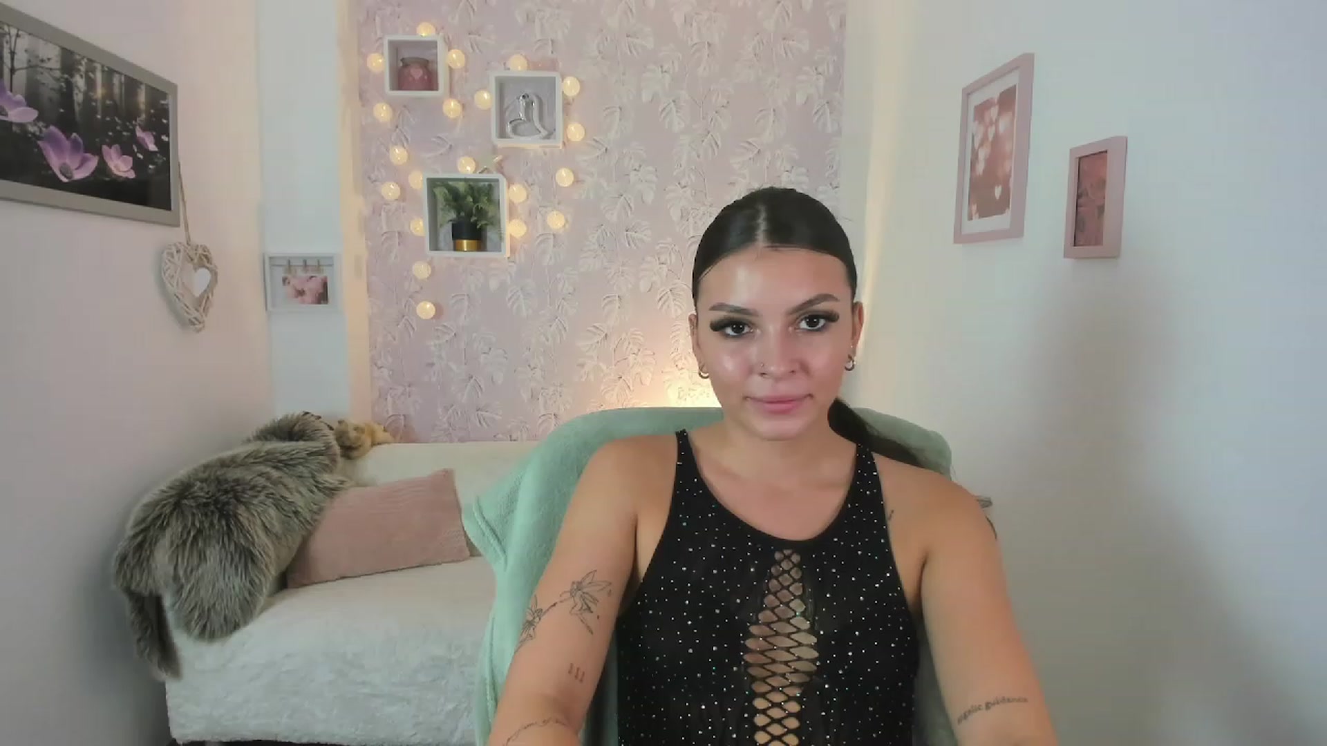 Gallery image thumbnail from Lana_Grey18's myfreecams stream on, 09/04/2023, 14:25 image 20 of 20