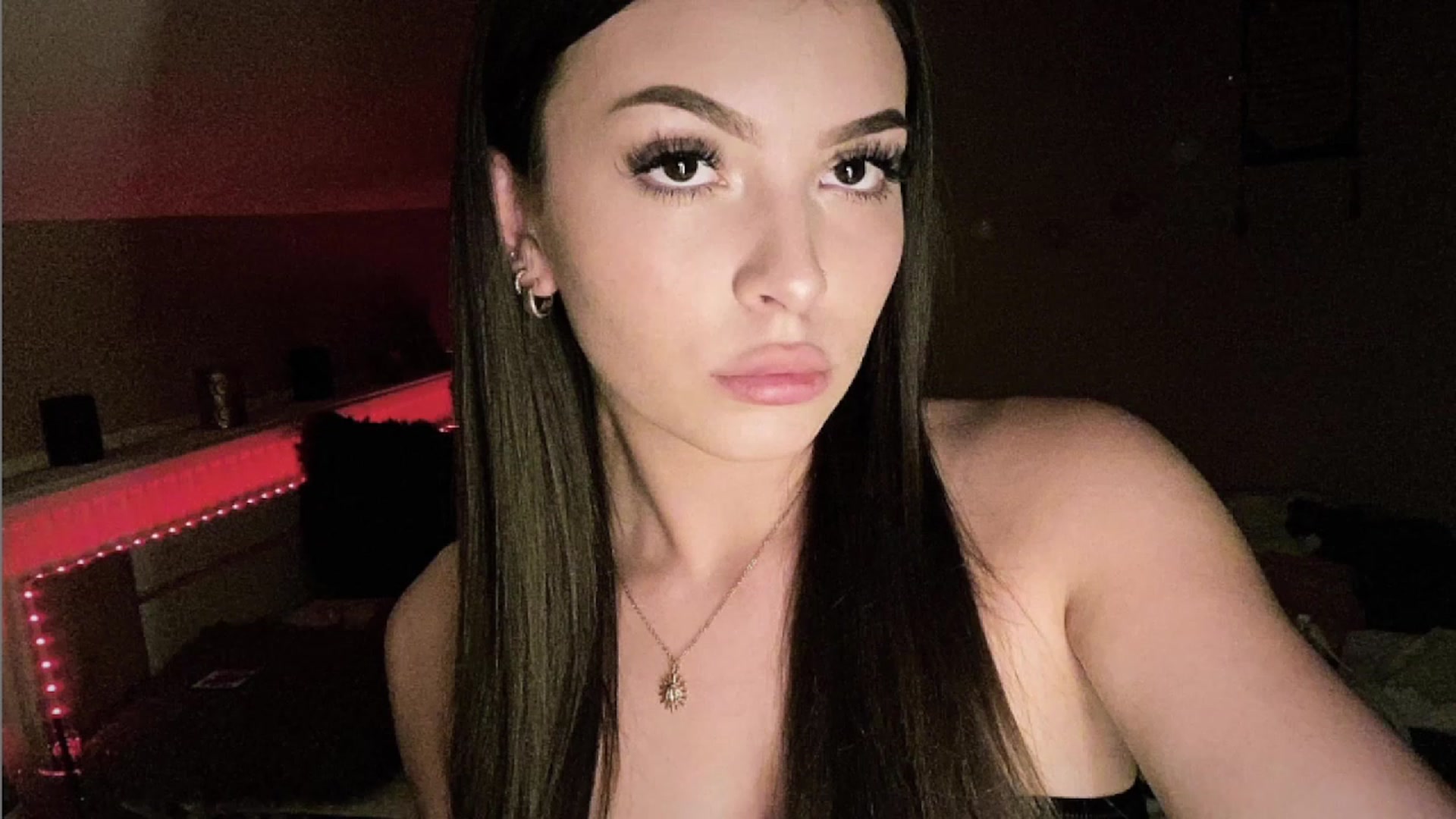 Gallery image thumbnail from Lana_Grey18's myfreecams stream on, 09/04/2023, 17:54 image 4 of 20