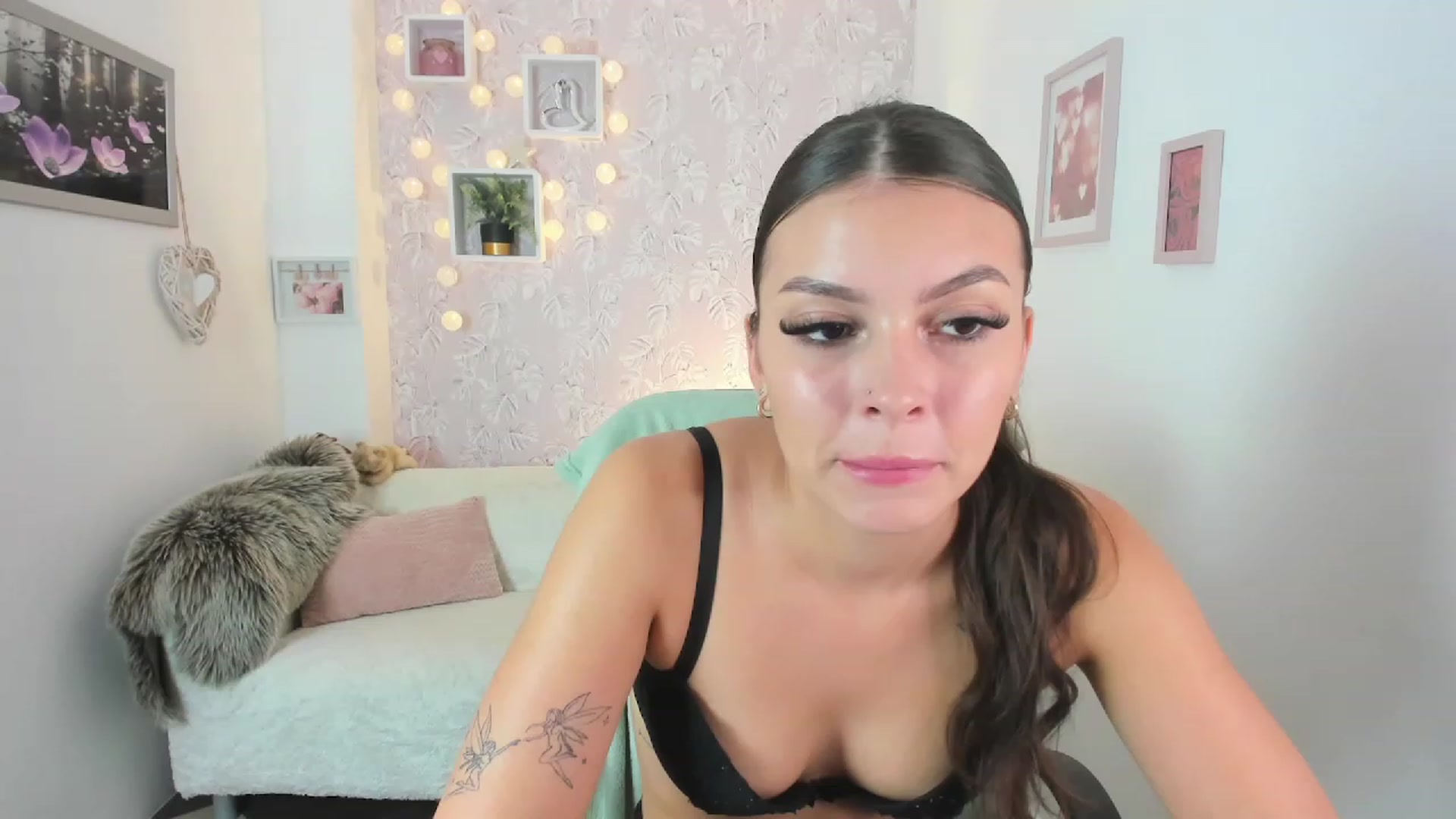 Gallery image thumbnail from Lana_Grey18's myfreecams stream on, 09/04/2023, 17:54 image 19 of 20