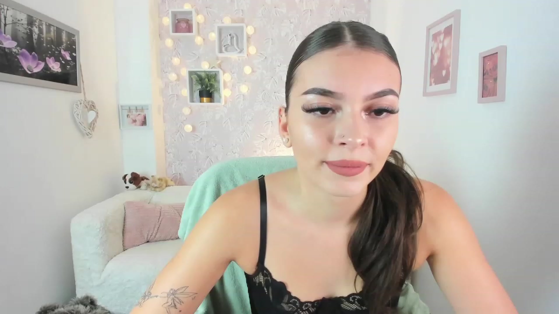 Gallery image thumbnail from Lana_Grey18's myfreecams stream on, 09/20/2023, 15:08 image 5 of 20