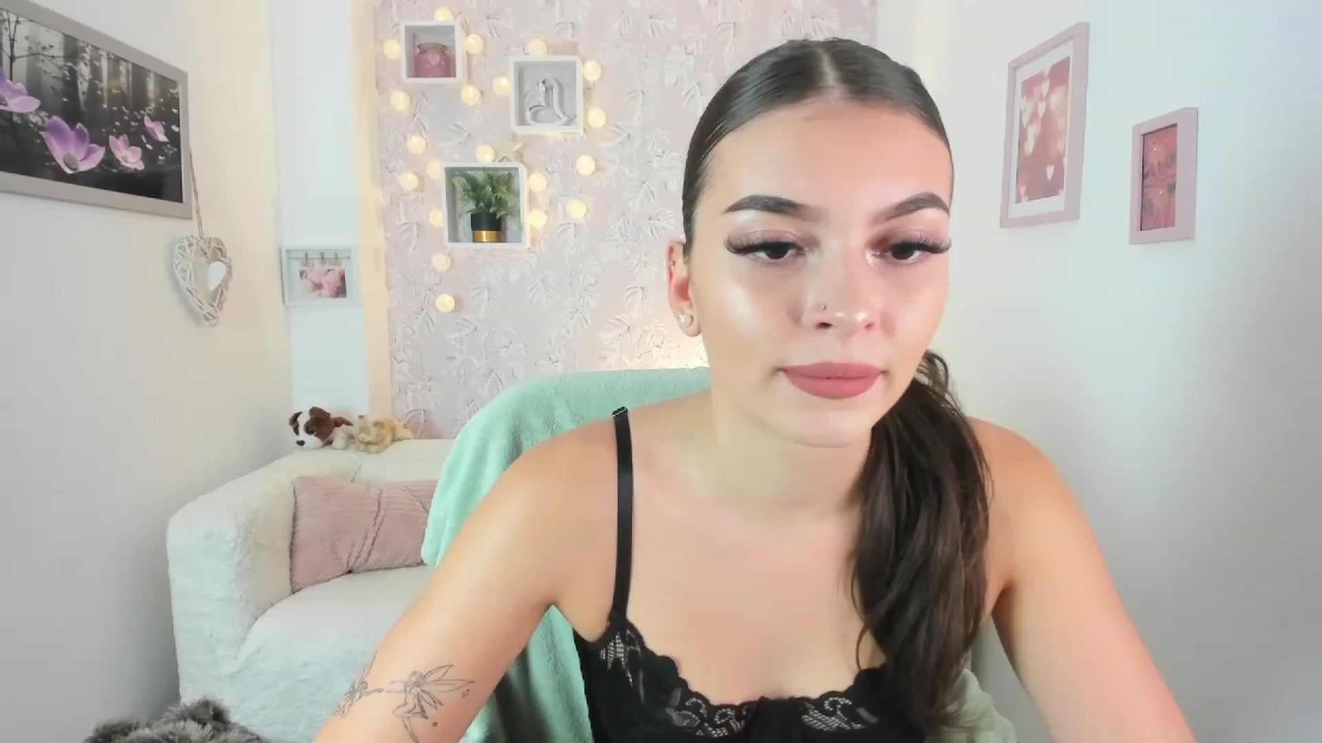 Gallery image thumbnail from Lana_Grey18's myfreecams stream on, 09/20/2023, 15:08 image 4 of 20