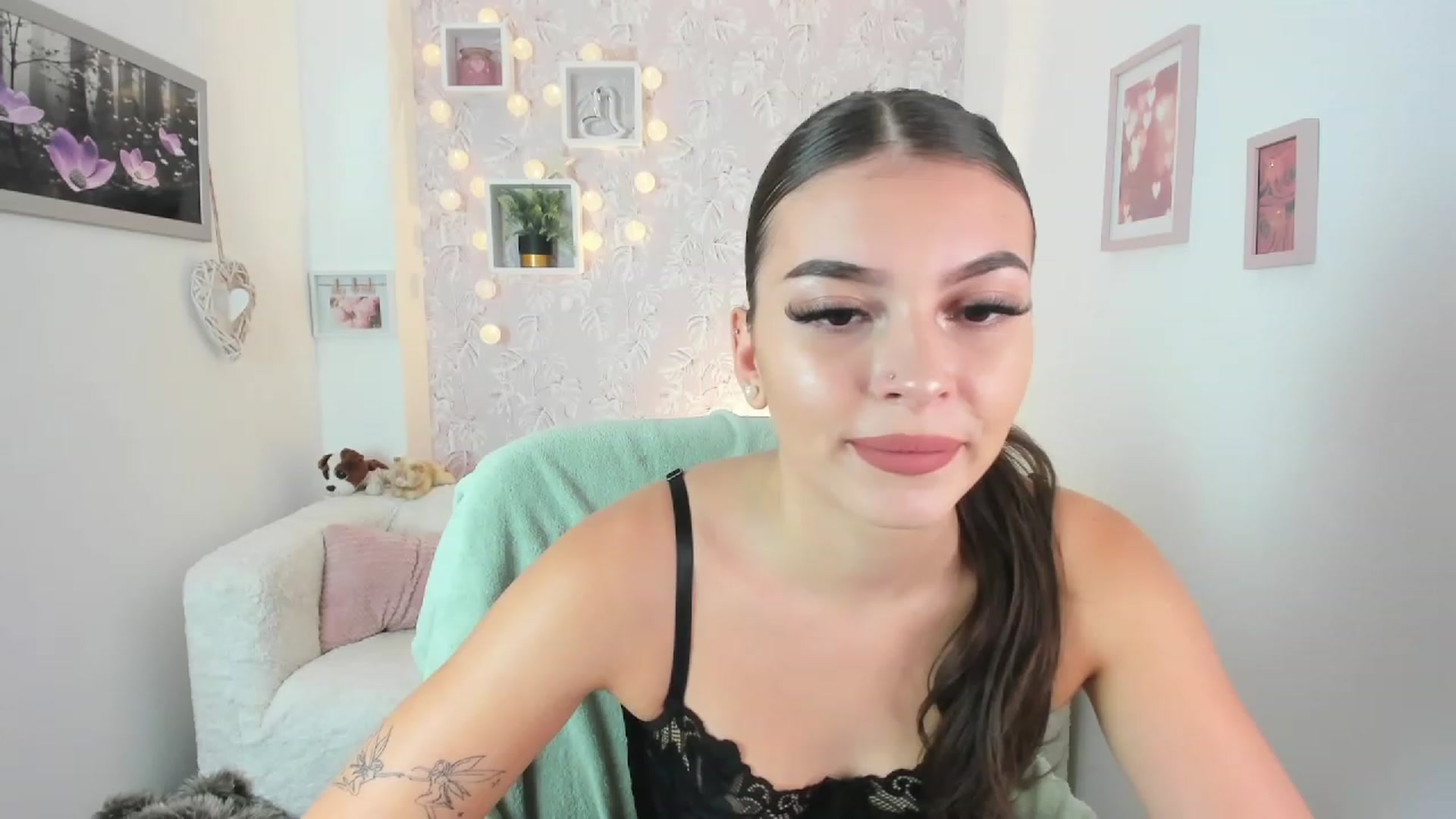 Gallery image thumbnail from Lana_Grey18's myfreecams stream on, 09/20/2023, 15:08 image 6 of 20